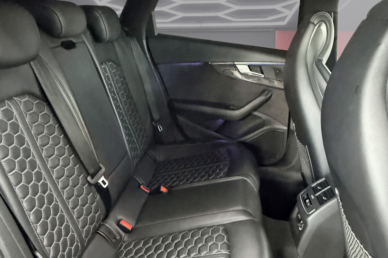 AUDI RS4 Avant 2.9 TFSI quattro tiptronic-image-12