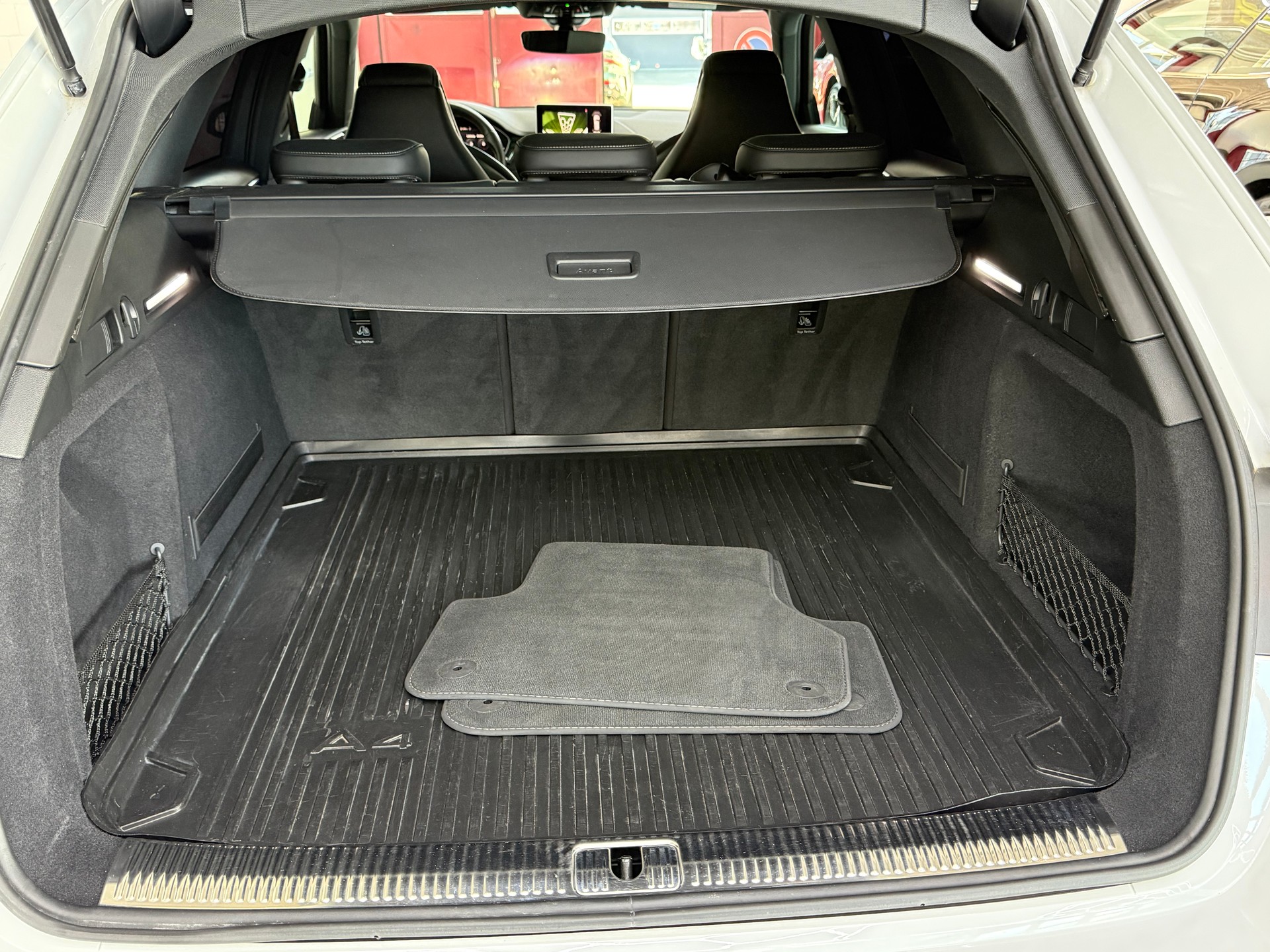 AUDI RS4 Avant 2.9 TFSI quattro tiptronic-image-23