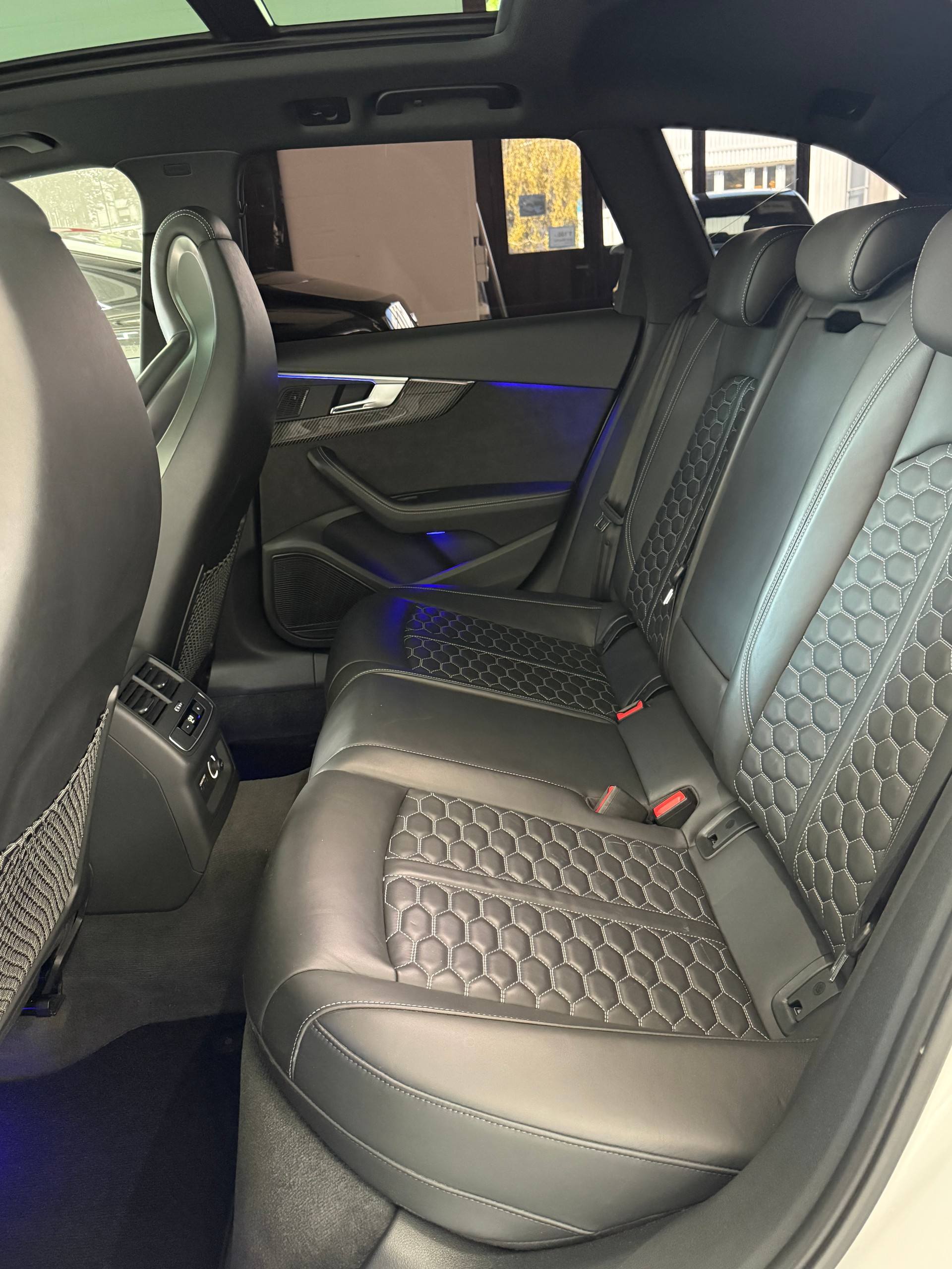 AUDI RS4 Avant 2.9 TFSI quattro tiptronic-image-17
