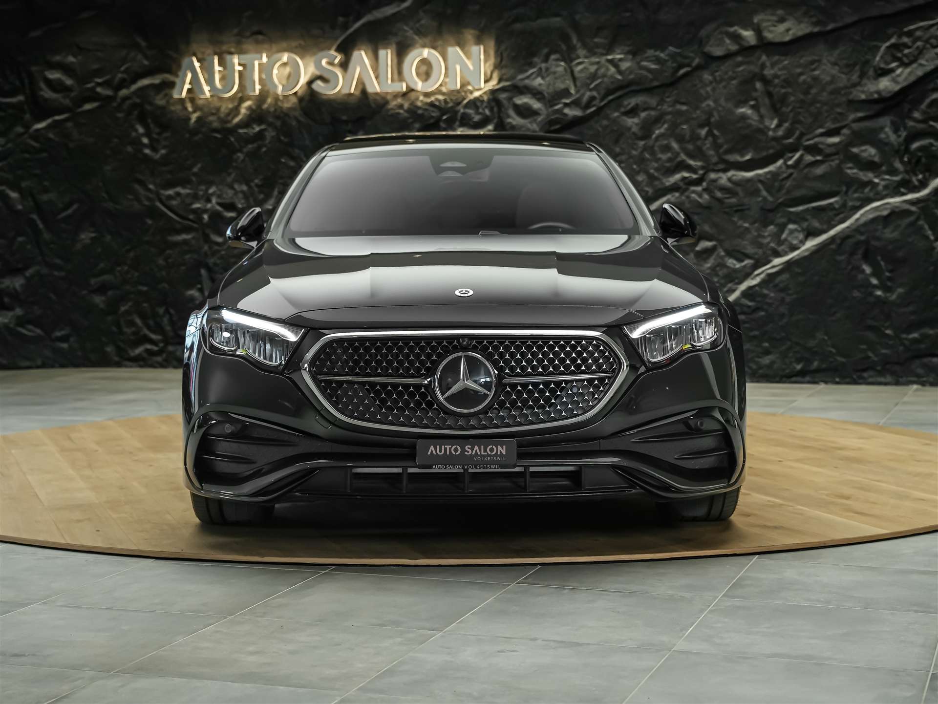 MERCEDES-BENZ E 220 d 4Matic AMG Line 9G-Tronic *Panorama*Werksgarantie*Lenkradheizung*-image-7
