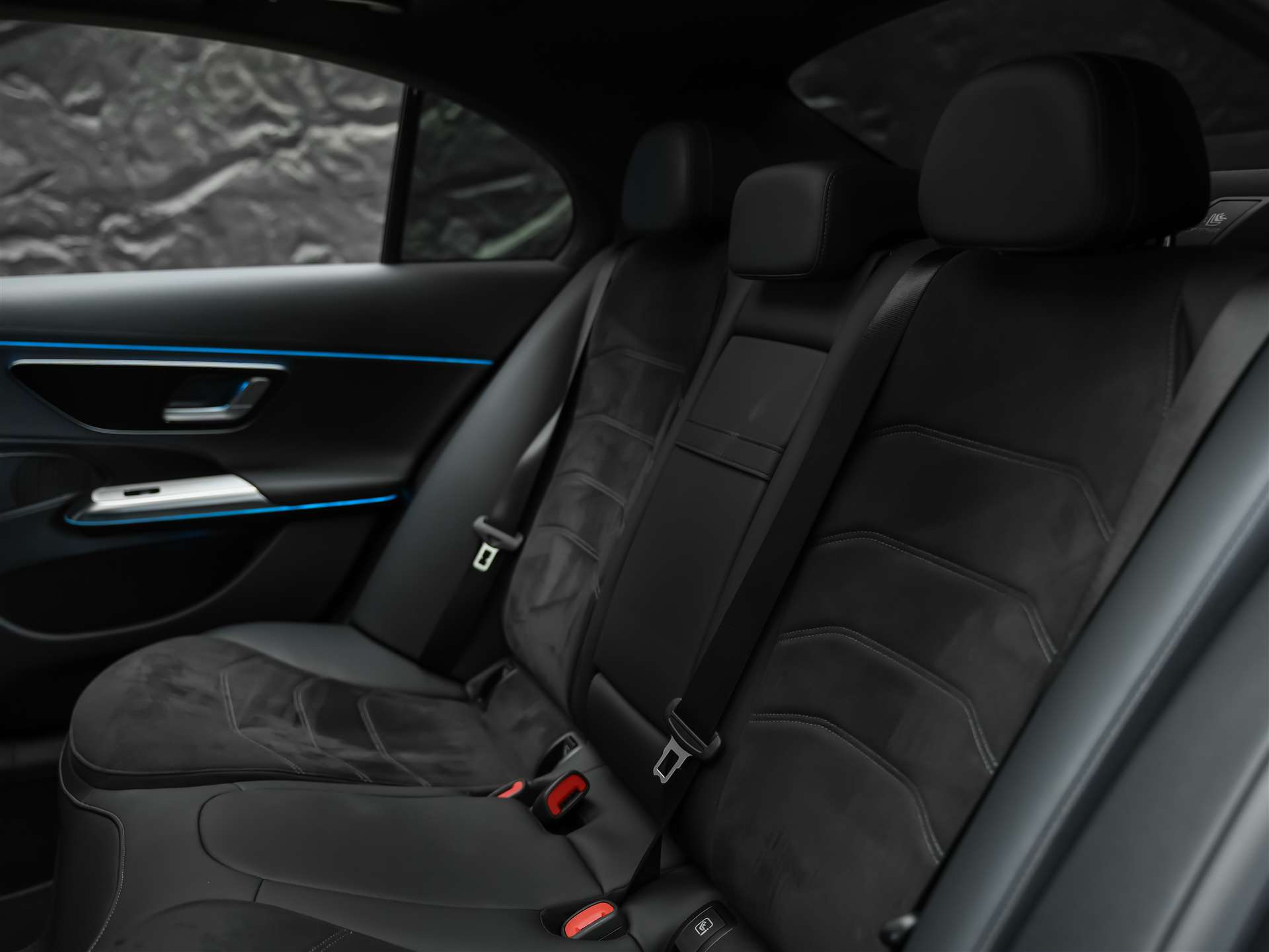 MERCEDES-BENZ E 220 d 4Matic AMG Line 9G-Tronic *Panorama*Werksgarantie*Lenkradheizung*-image-13