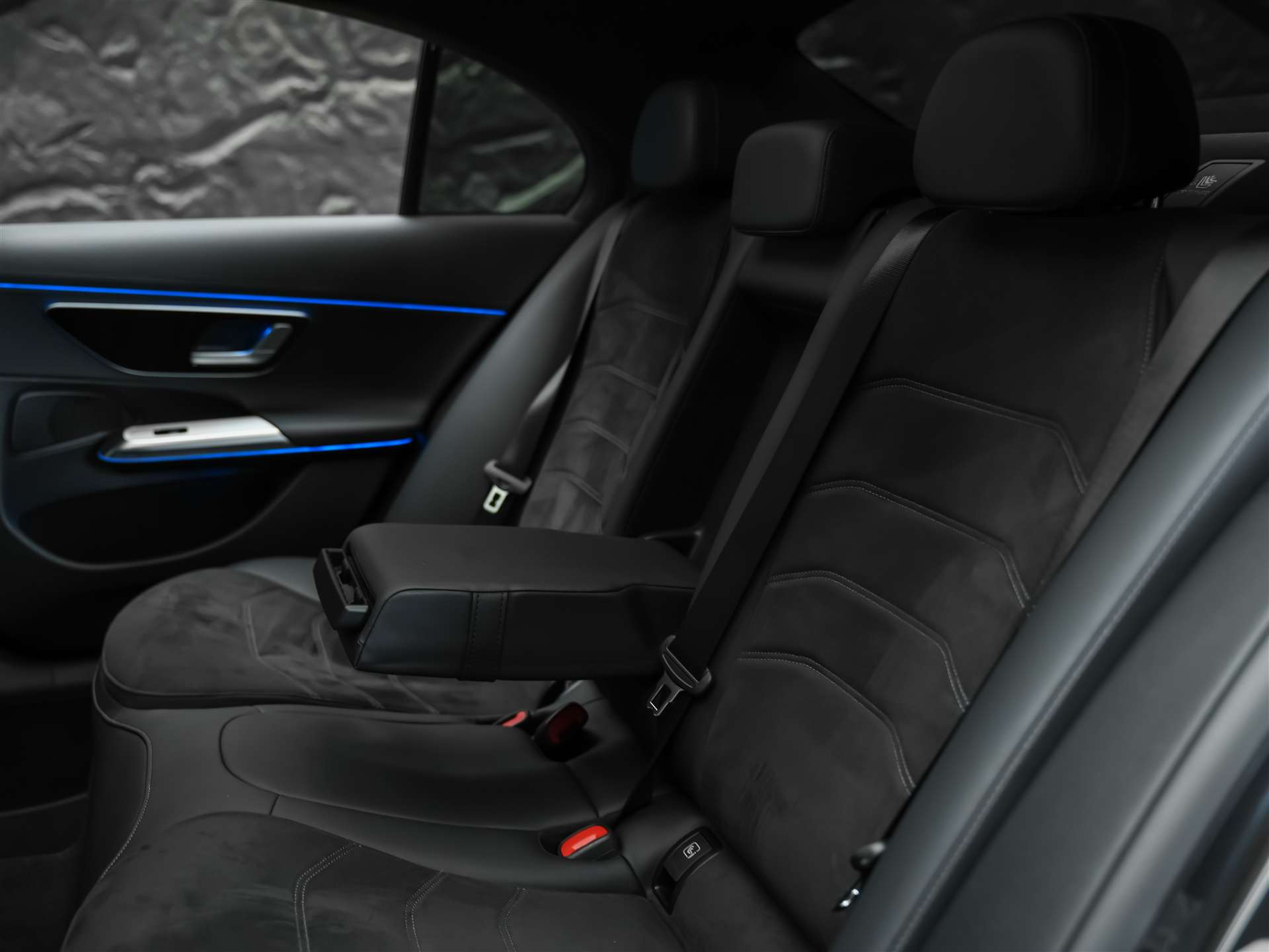MERCEDES-BENZ E 220 d 4Matic AMG Line 9G-Tronic *Panorama*Werksgarantie*Lenkradheizung*-image-14