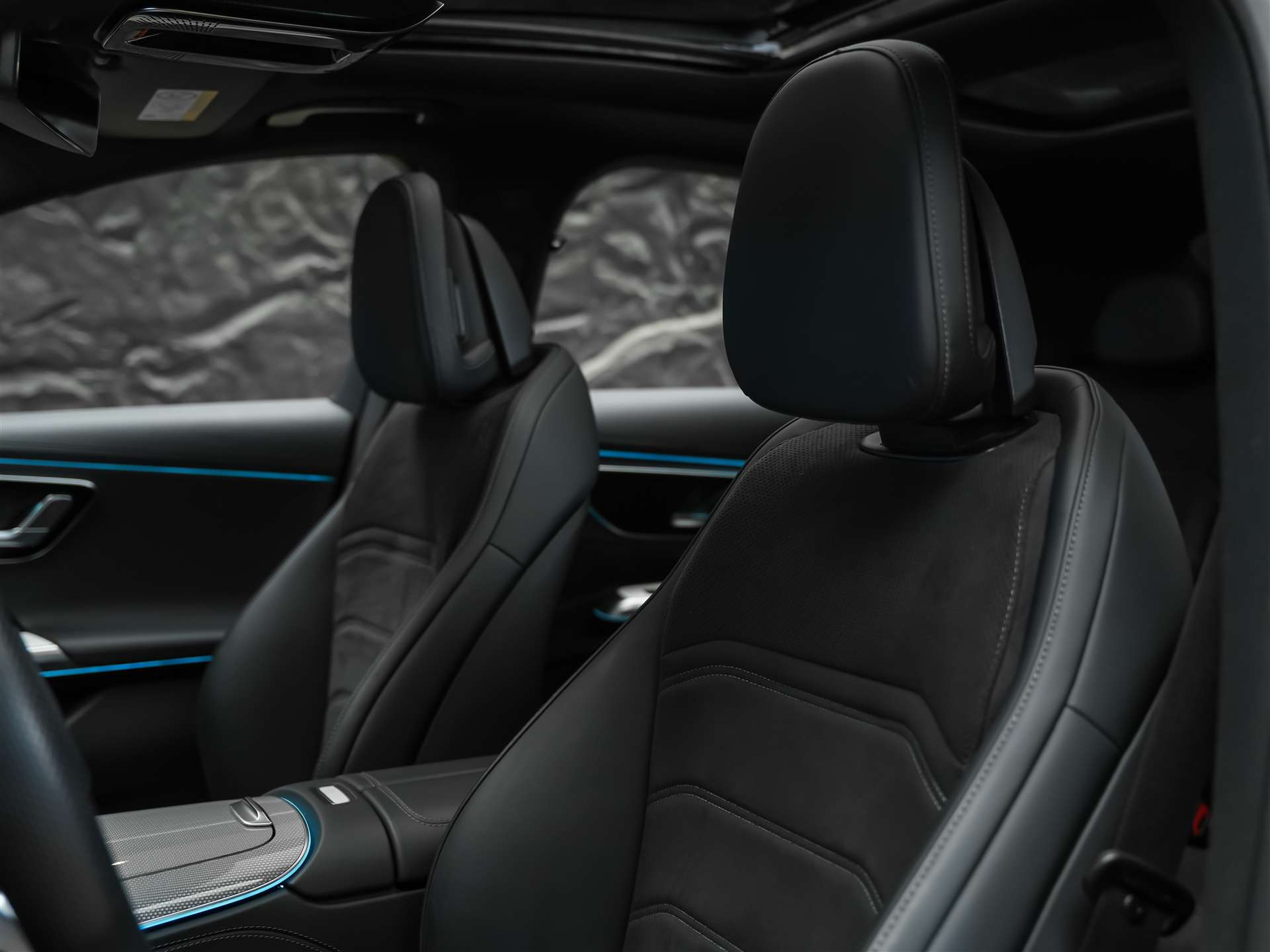 MERCEDES-BENZ E 220 d 4Matic AMG Line 9G-Tronic *Panorama*Werksgarantie*Lenkradheizung*-image-10