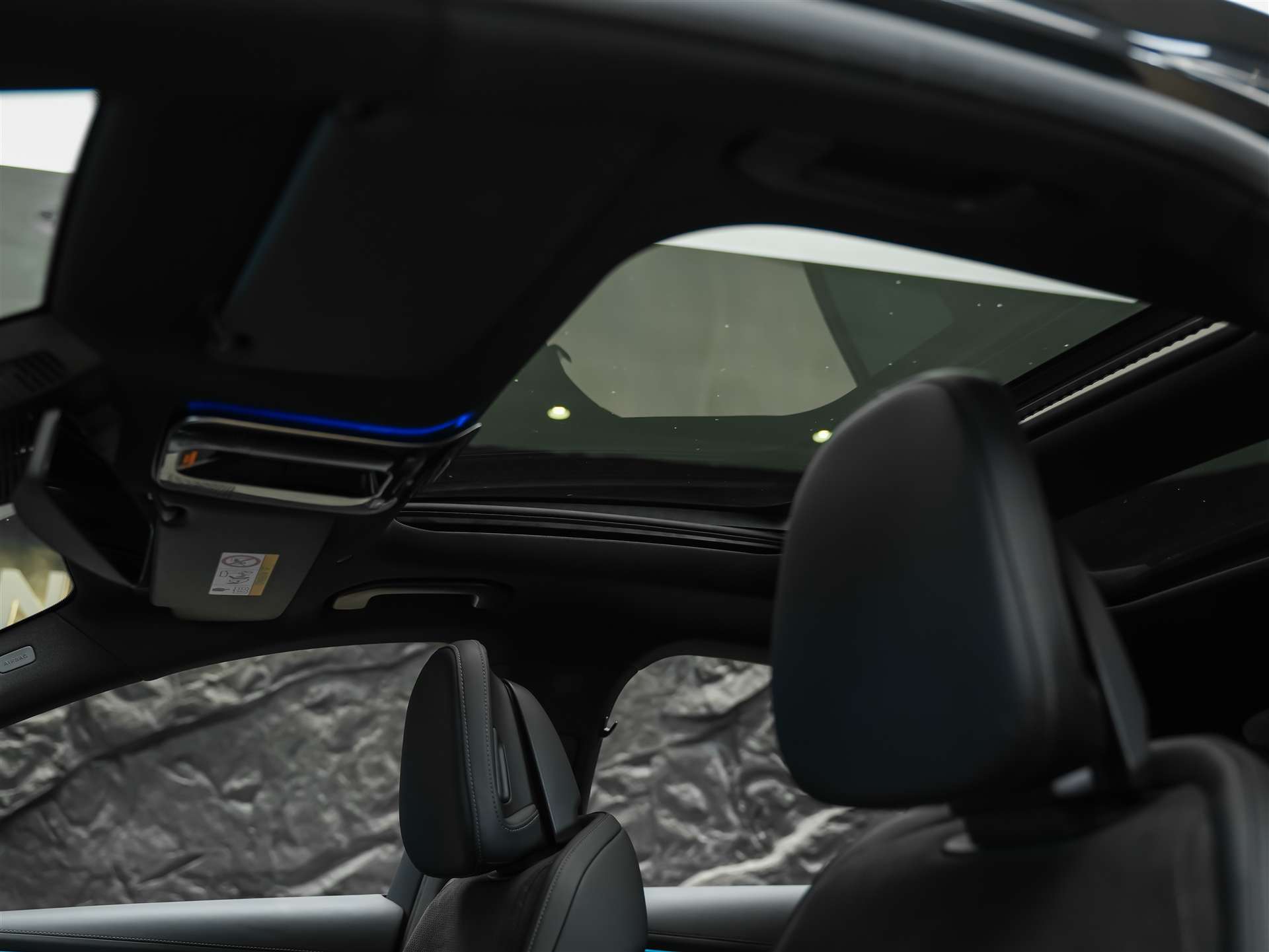MERCEDES-BENZ E 220 d 4Matic AMG Line 9G-Tronic *Panorama*Werksgarantie*Lenkradheizung*-image-11