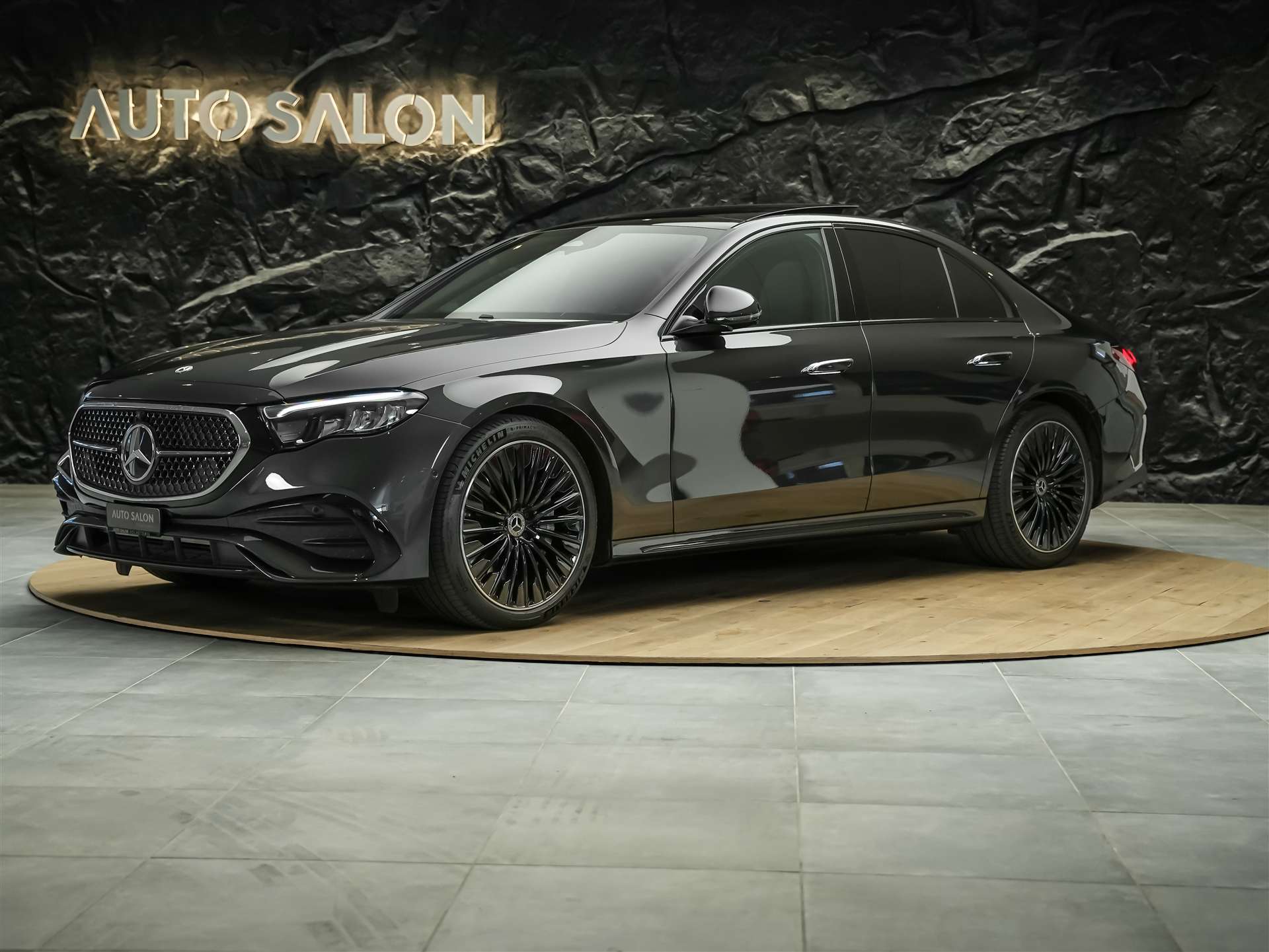 MERCEDES-BENZ E 220 d 4Matic AMG Line 9G-Tronic *Panorama*Werksgarantie*Lenkradheizung*