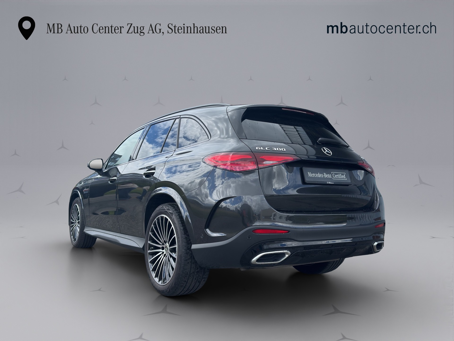 MERCEDES-BENZ GLC 300 AMG Line 4matic-image-3