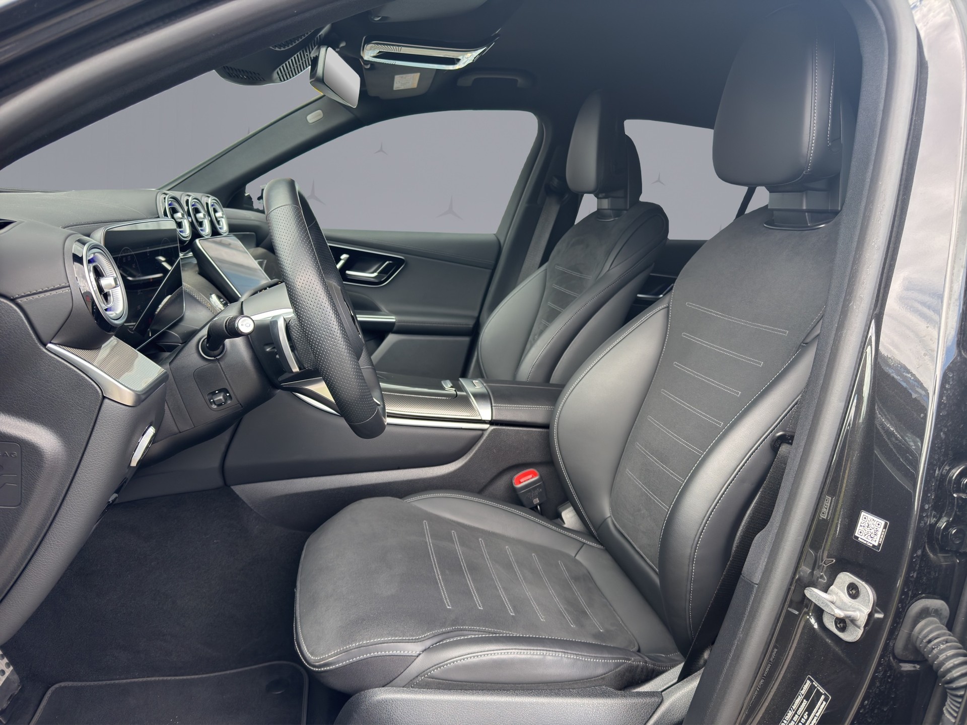 MERCEDES-BENZ GLC 300 AMG Line 4matic-image-9