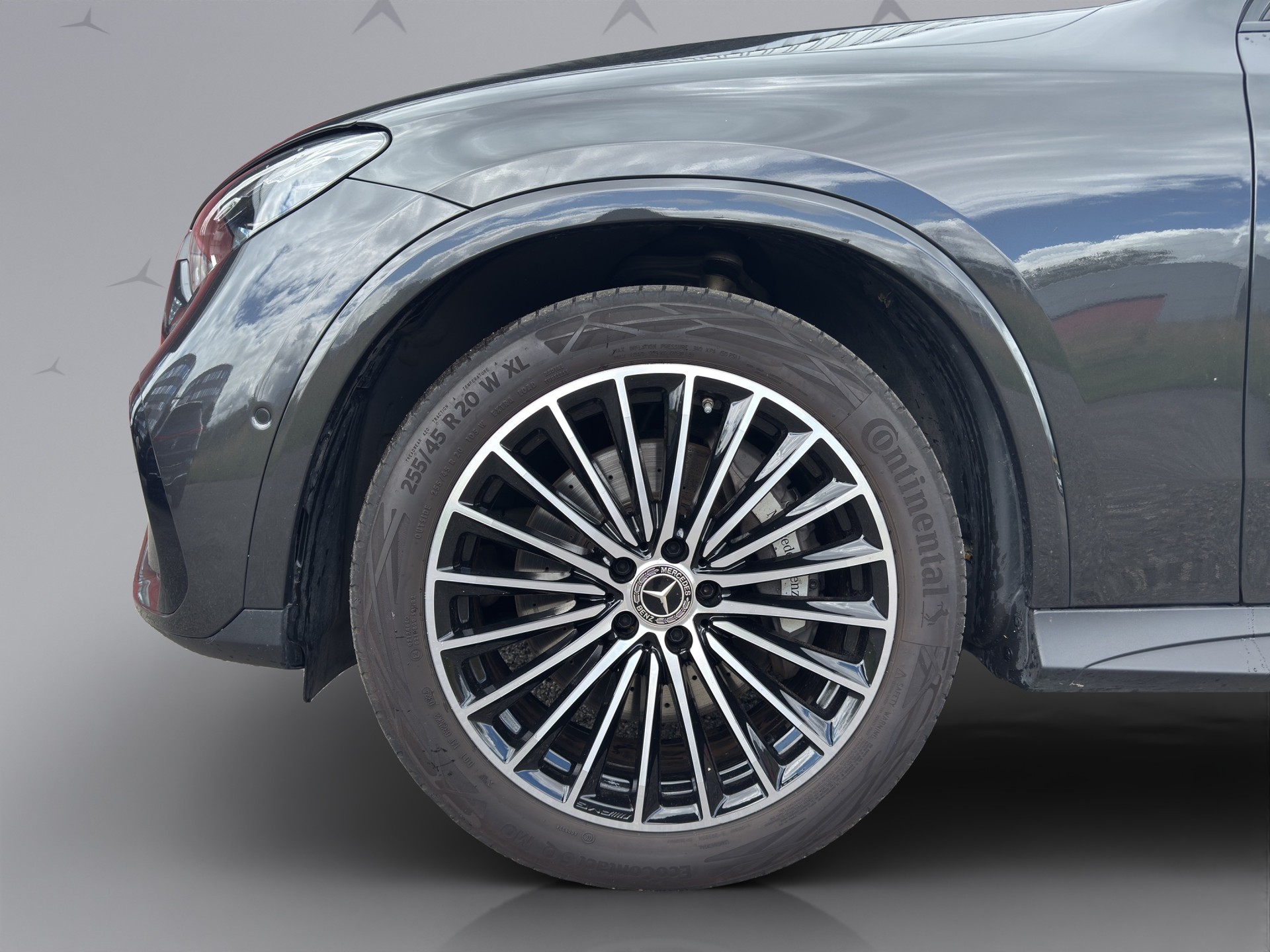 MERCEDES-BENZ GLC 300 AMG Line 4matic-image-2