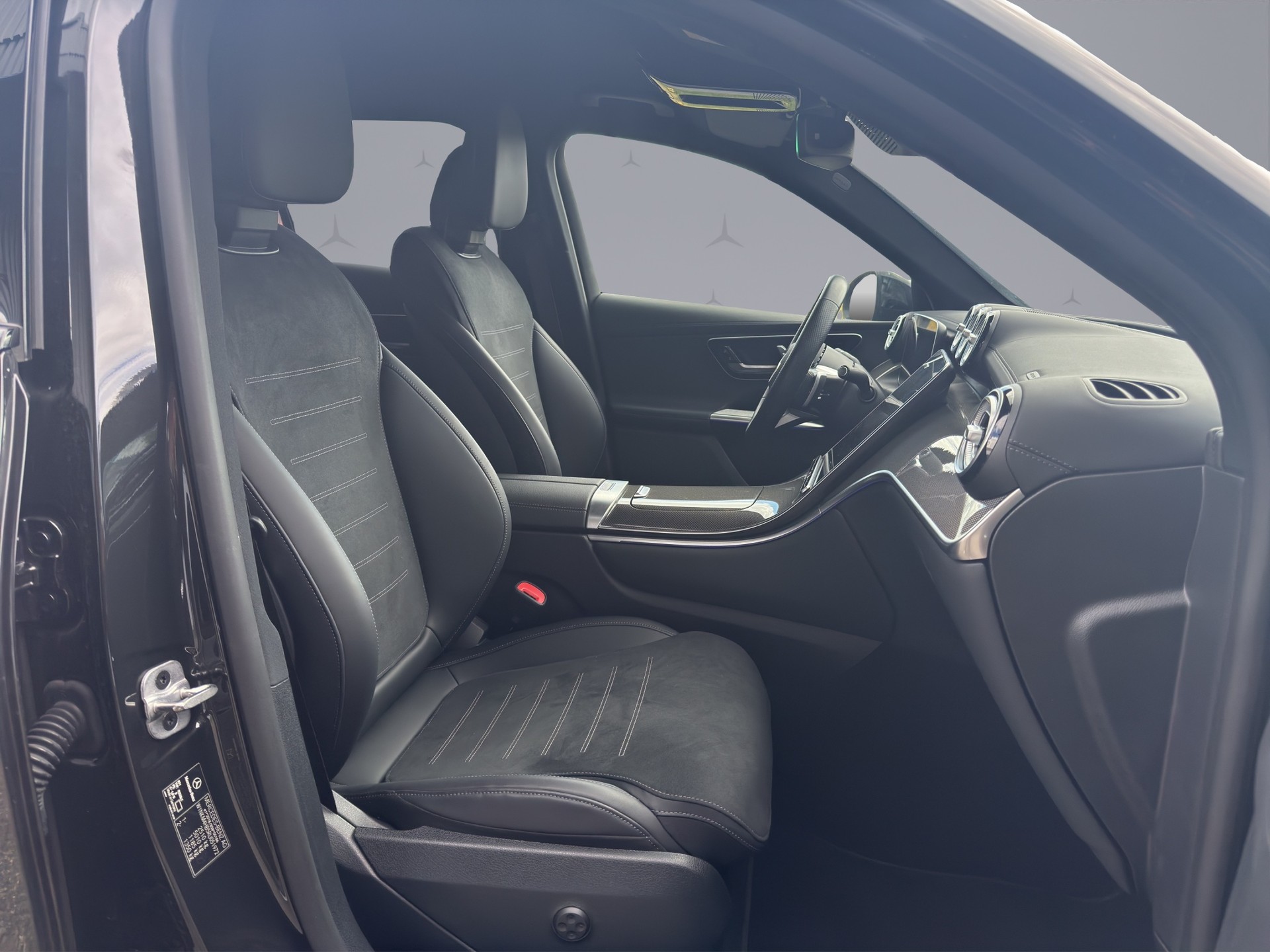 MERCEDES-BENZ GLC 300 AMG Line 4matic-image-15