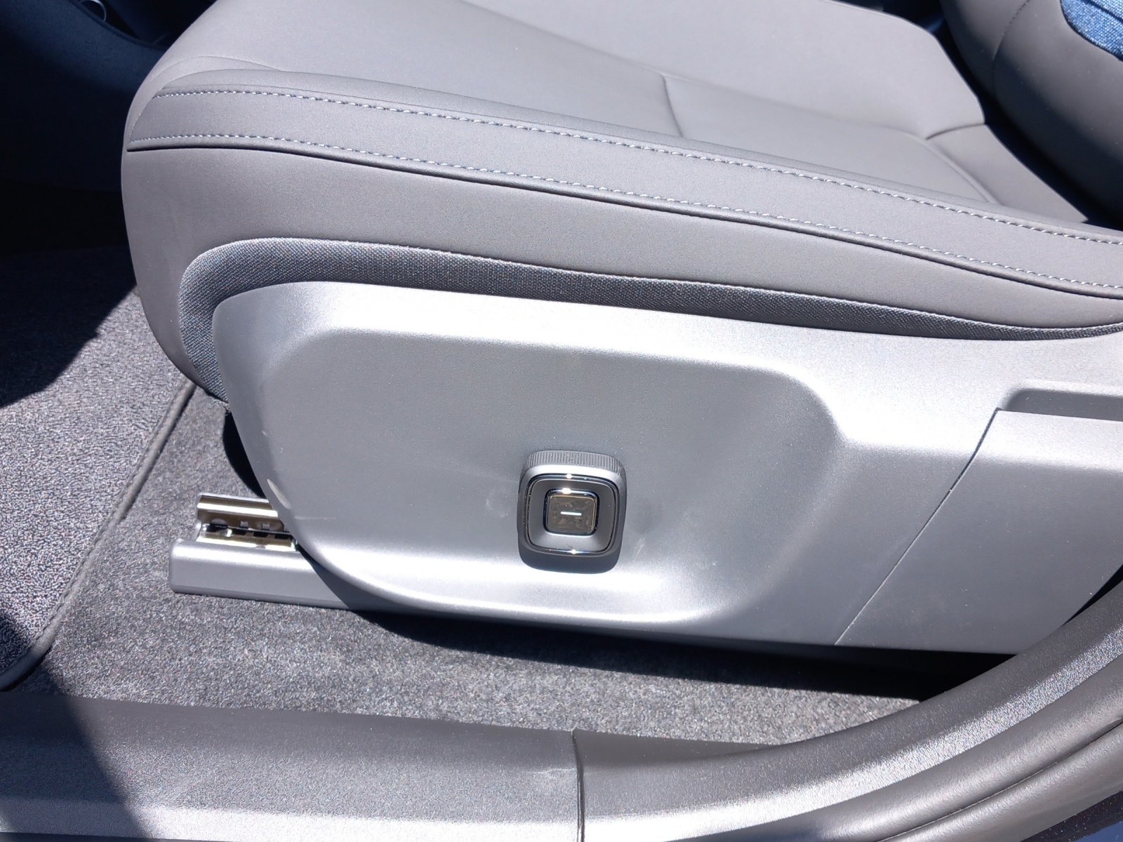 VOLVO EX30 E60 Twin Ultra Performance AWD-image-26