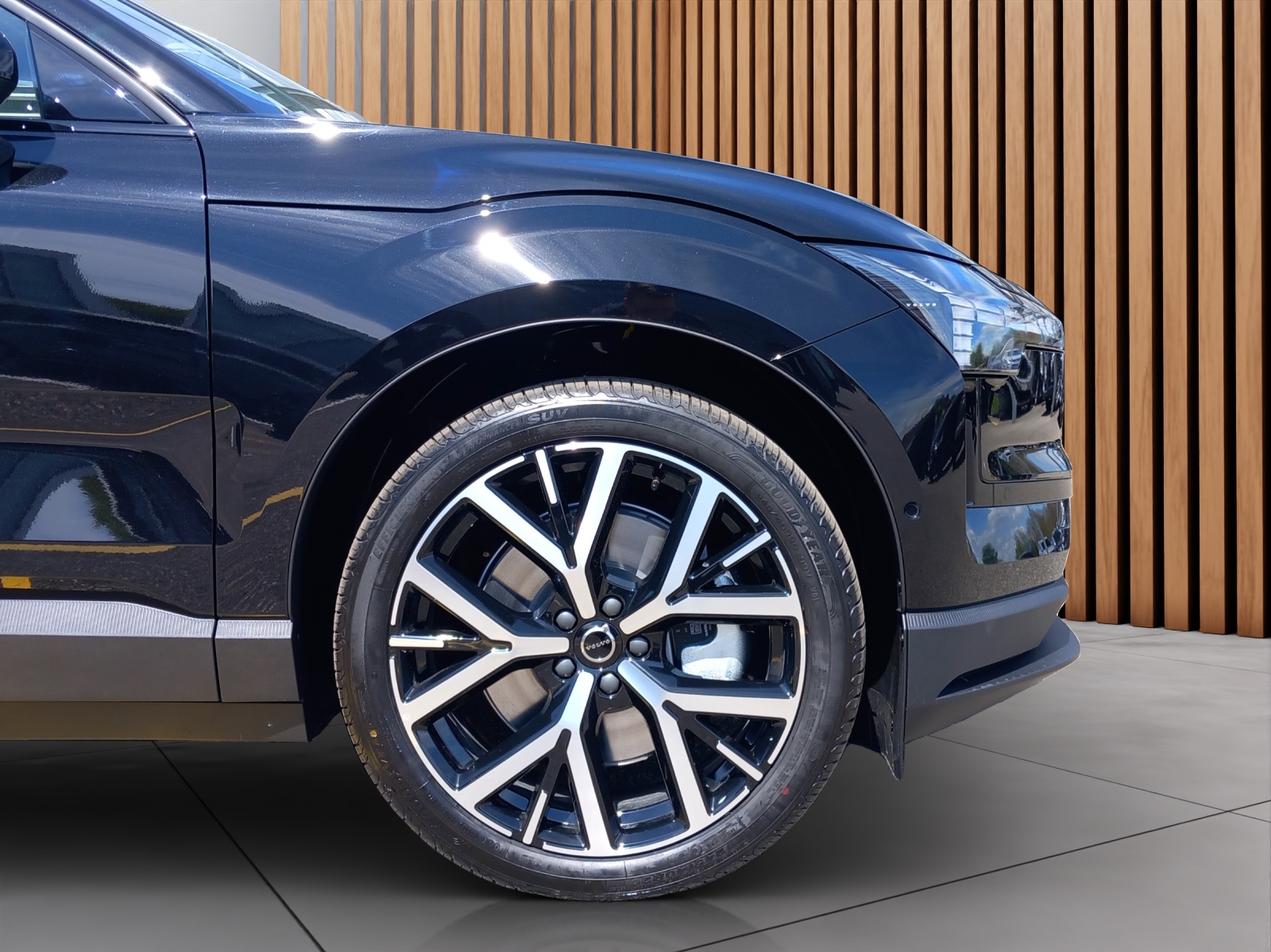 VOLVO EX30 E60 Twin Ultra Performance AWD-image-11