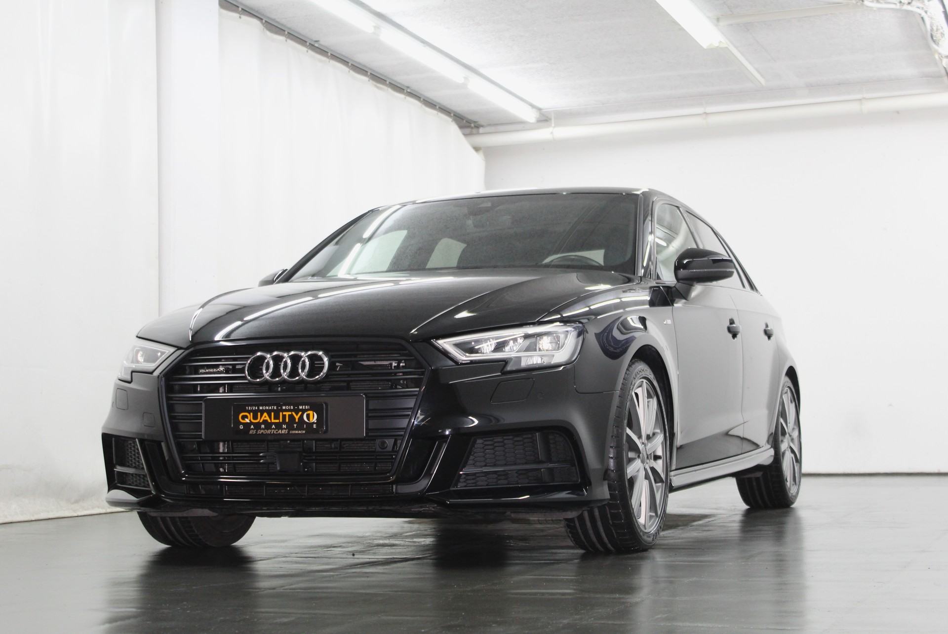 AUDI A3 Sportback 40 TFSI Sport quattro S-tronic S line Sportpaket / CH-Fahrzeug-image-3
