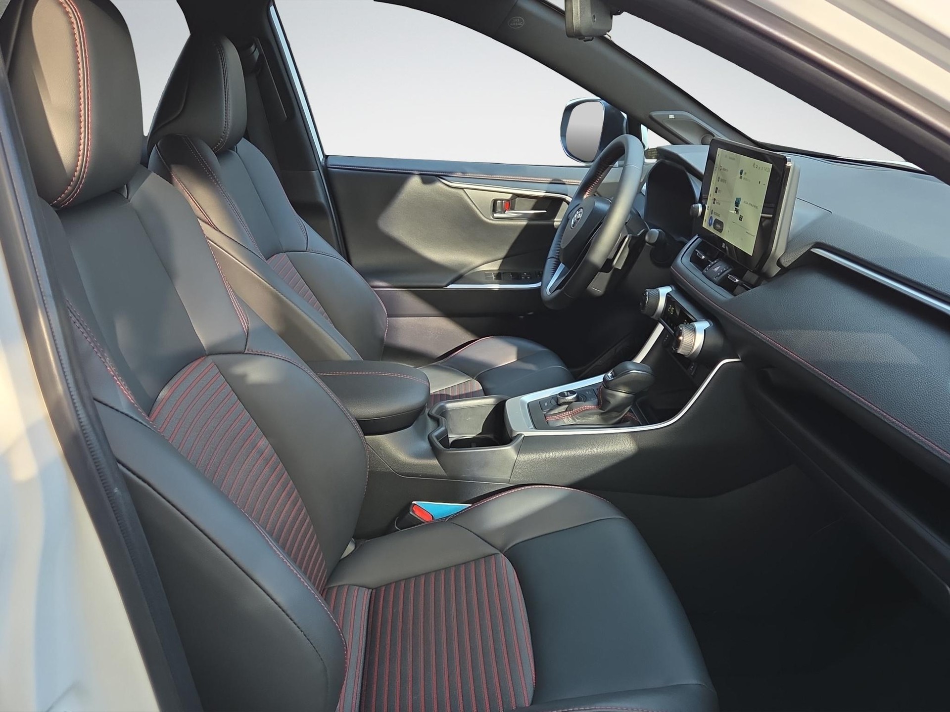 TOYOTA RAV4 2.5 Plug-In-Hybrid Premium-image-15