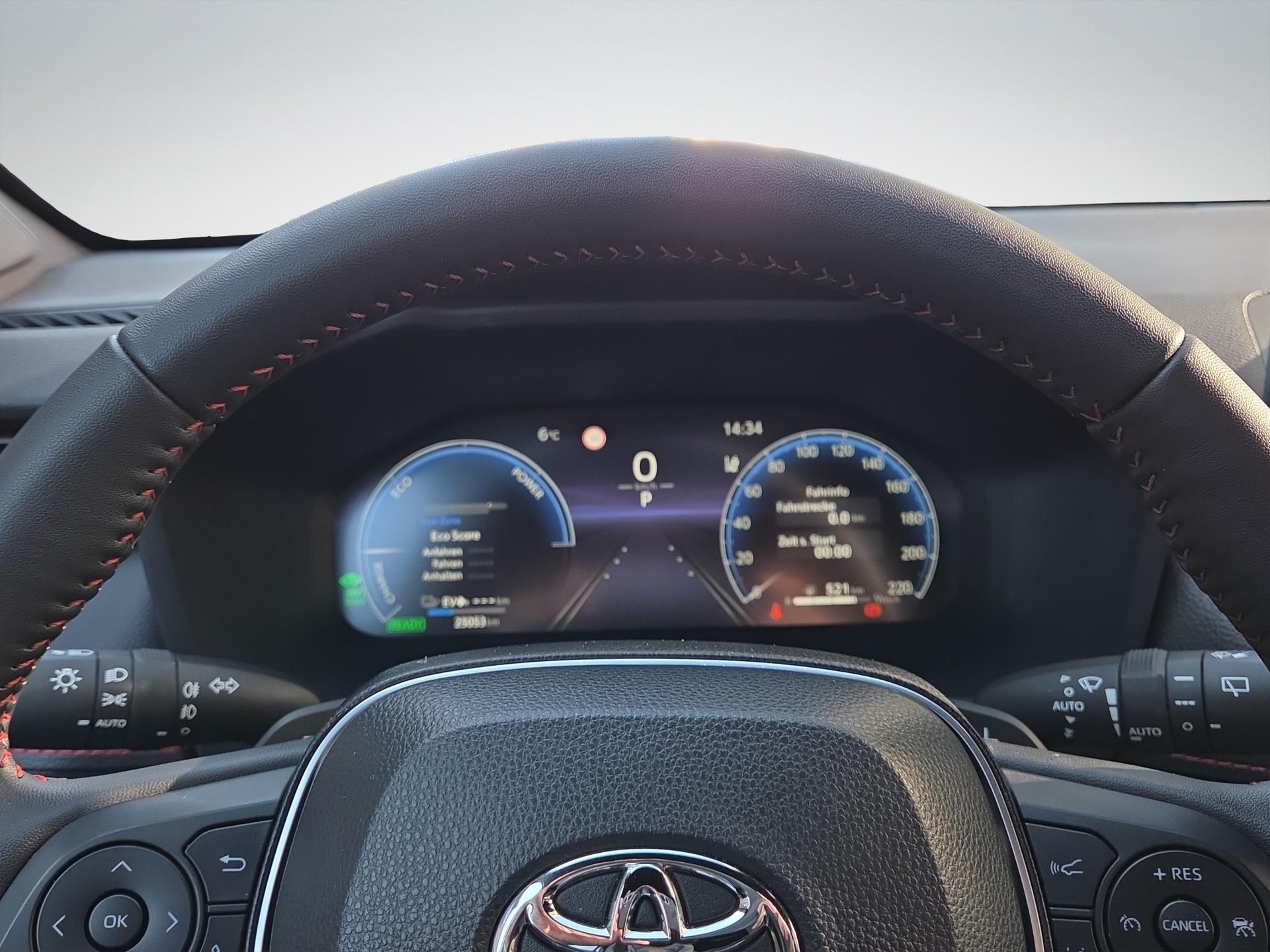 TOYOTA RAV4 2.5 Plug-In-Hybrid Premium-image-10