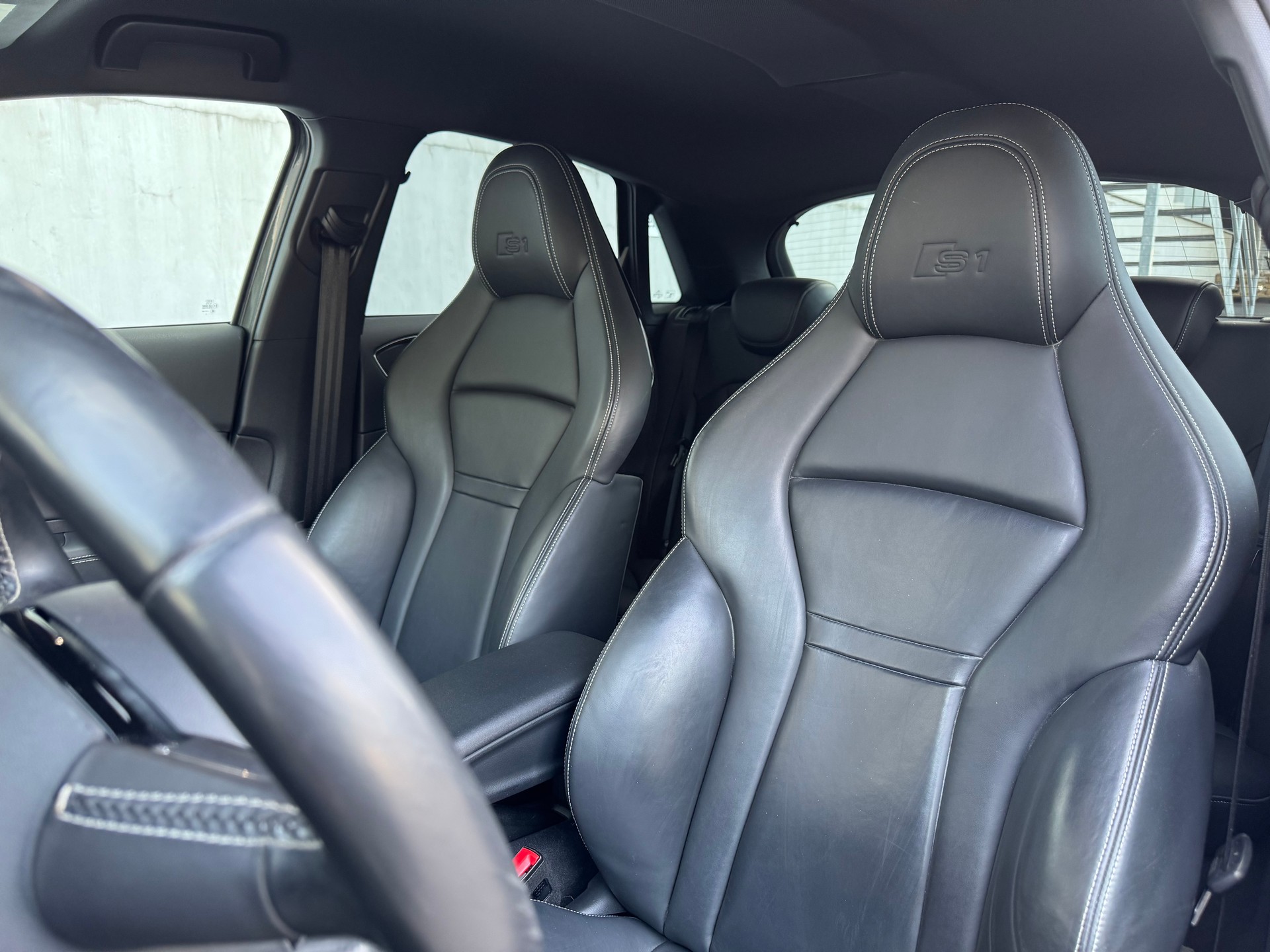 AUDI S1 Sportback 2.0 TFSI Sport quattro-image-12