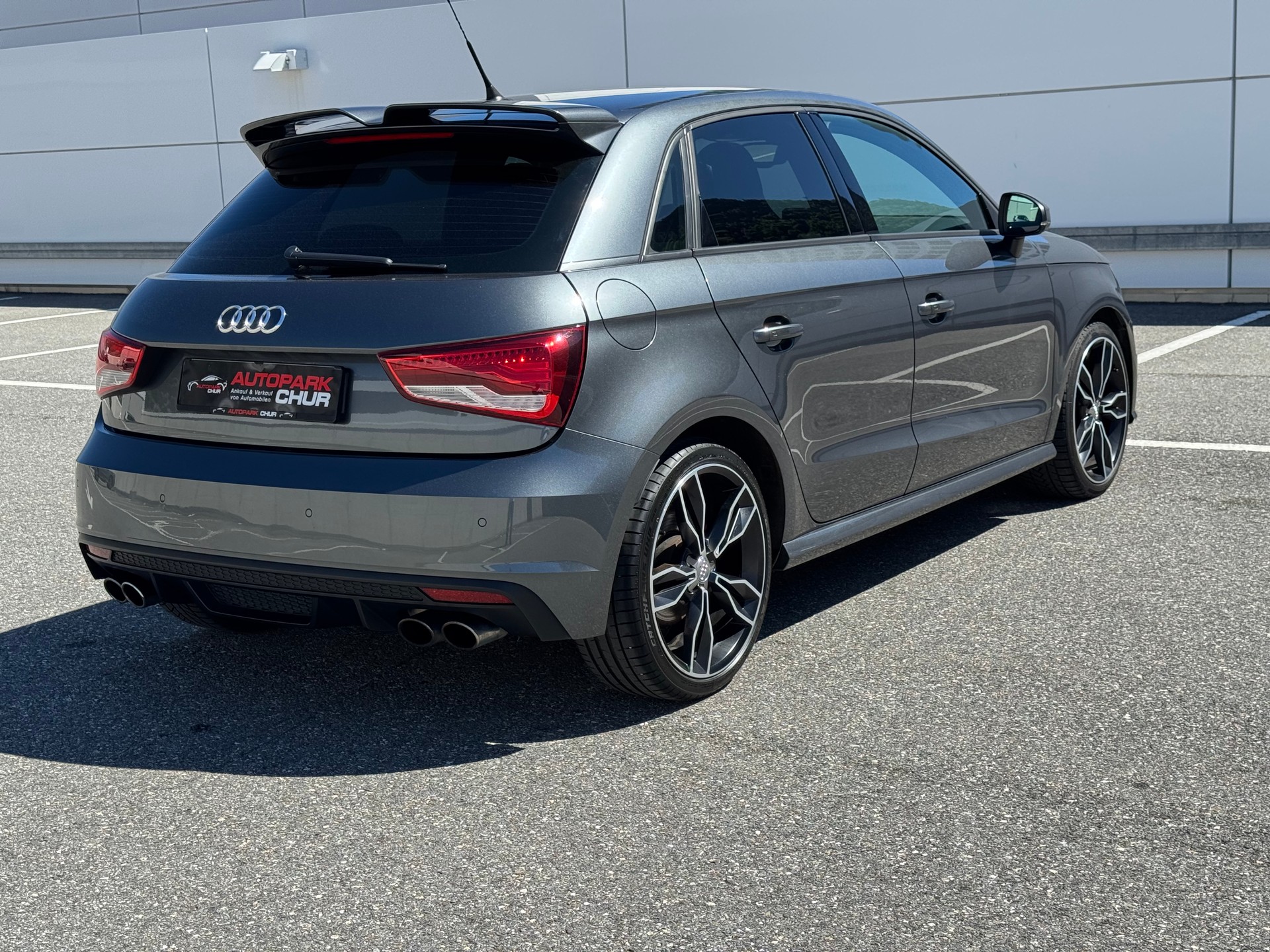 AUDI S1 Sportback 2.0 TFSI Sport quattro-image-4