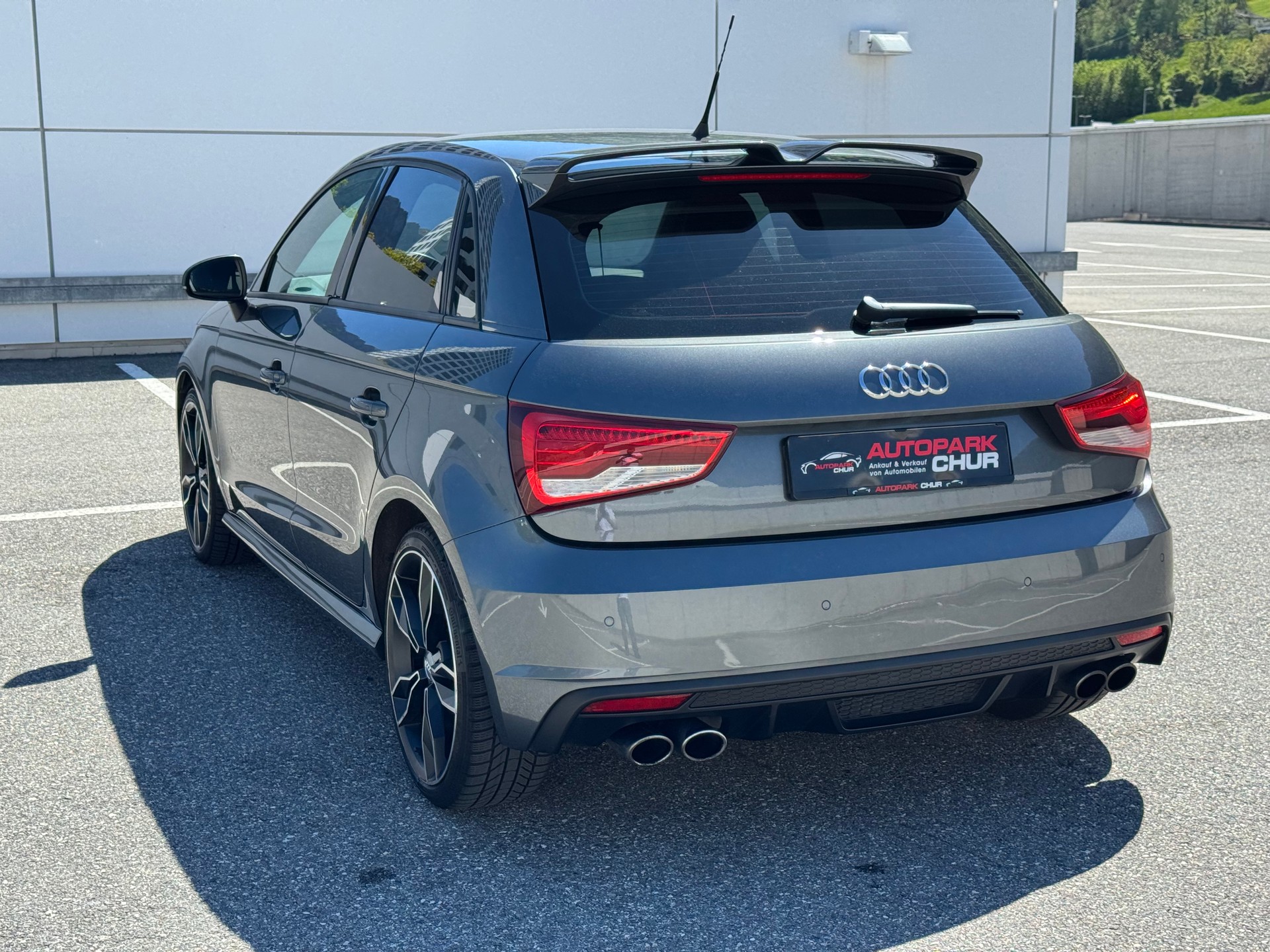 AUDI S1 Sportback 2.0 TFSI Sport quattro-image-2