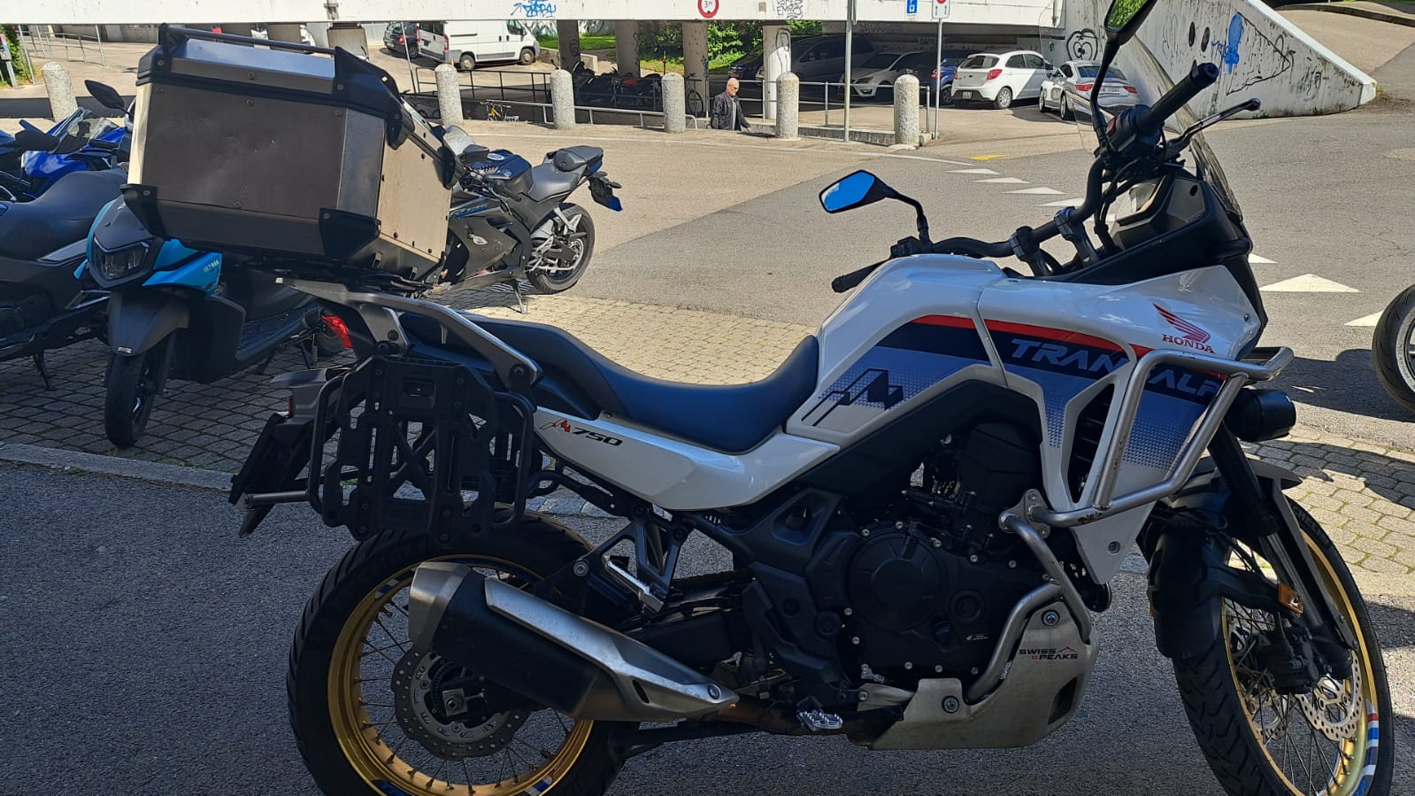 HONDA XL 750 35 kw Transalp Swiss Peaks-showroom-element-1