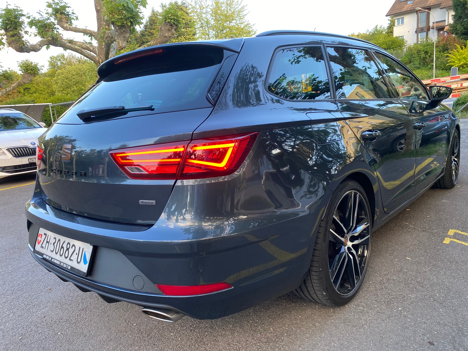 SEAT Leon ST 2.0 Eco TSI Swiss Cupra 4Drive DSG-image-6
