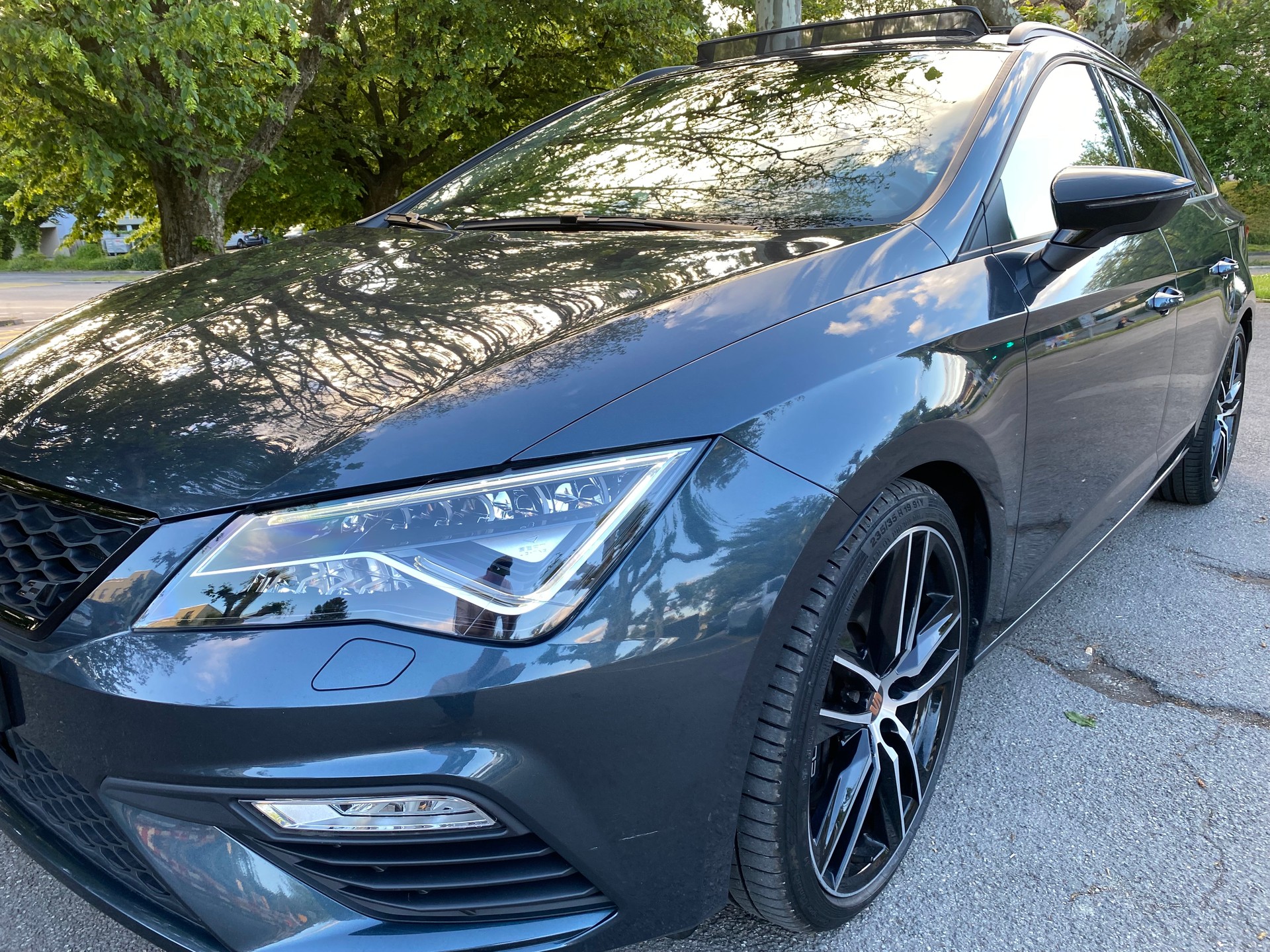 SEAT Leon ST 2.0 Eco TSI Swiss Cupra 4Drive DSG-image-3