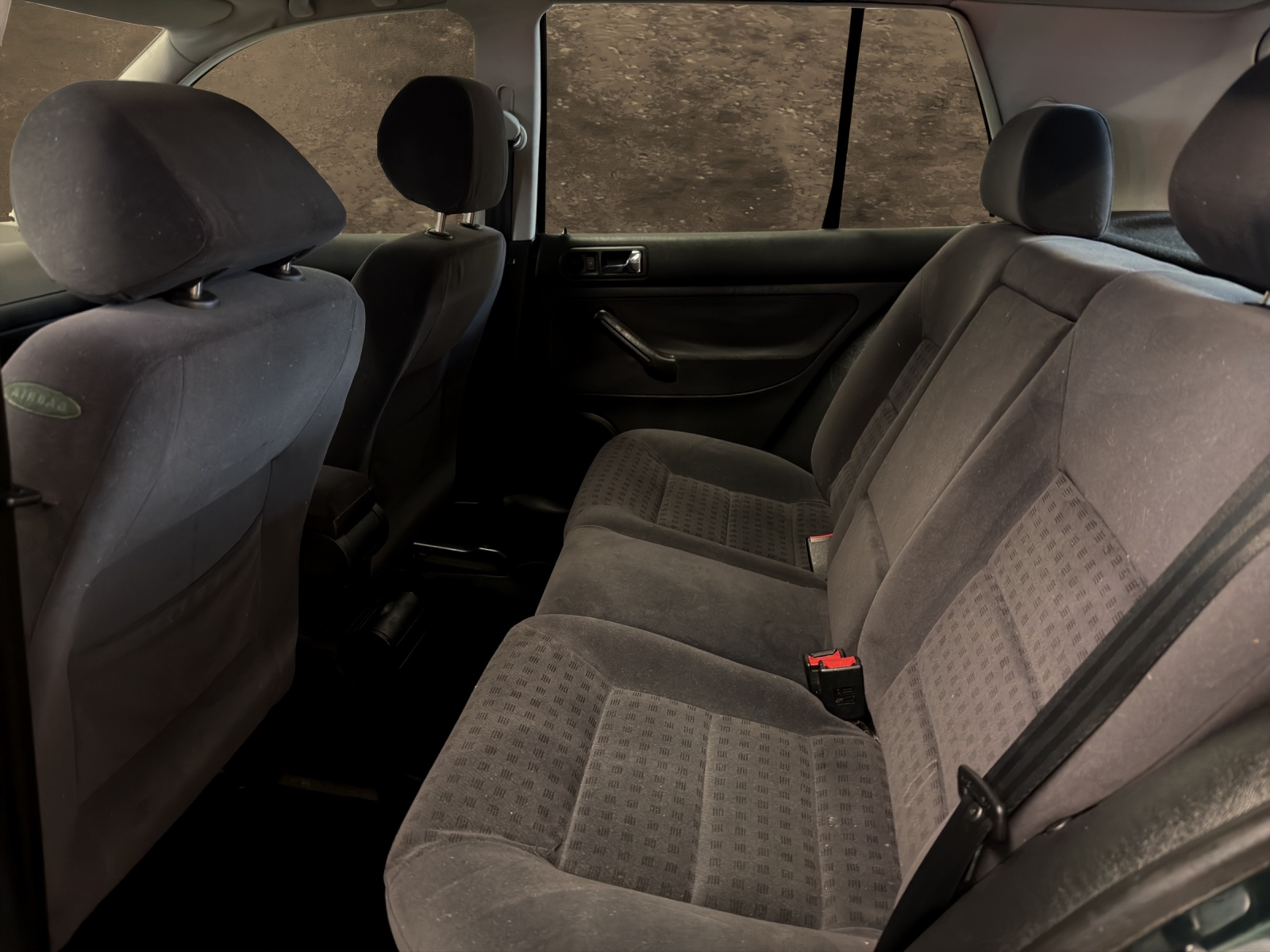 VW Golf 1.6 Automatic-image-12