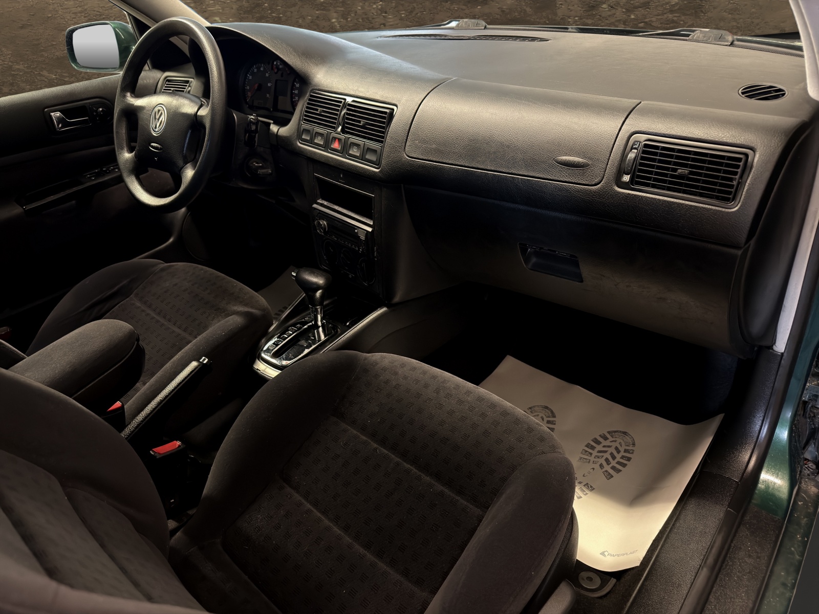 VW Golf 1.6 Automatic-image-11