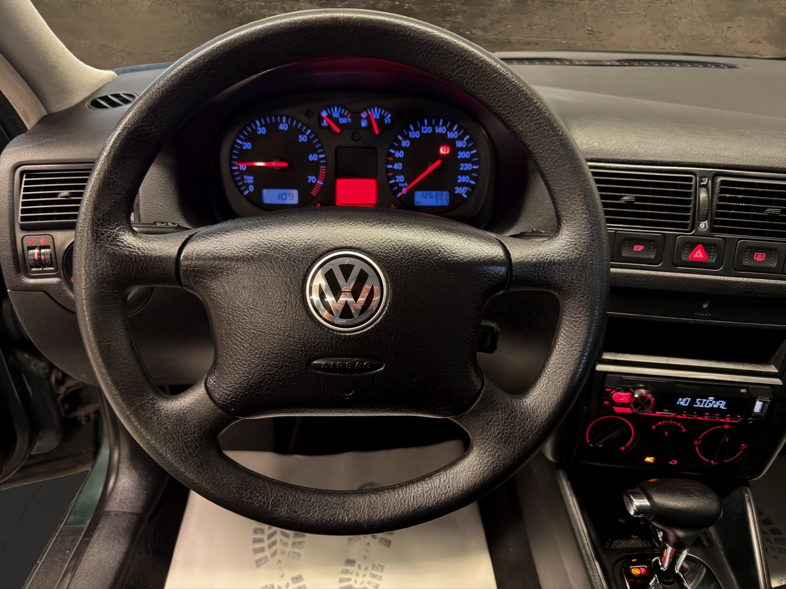 VW Golf 1.6 Automatic-image-8