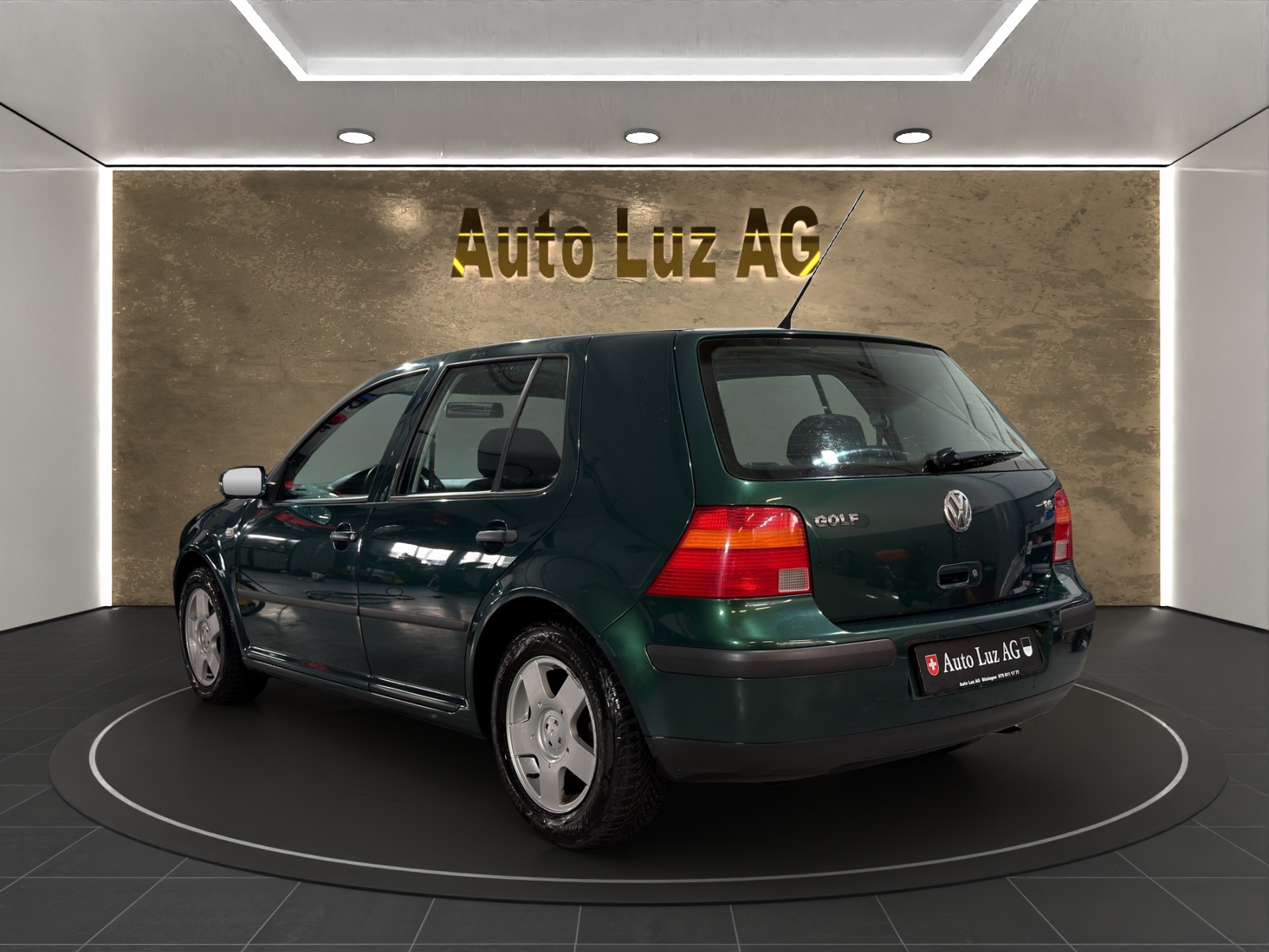 VW Golf 1.6 Automatic-image-4
