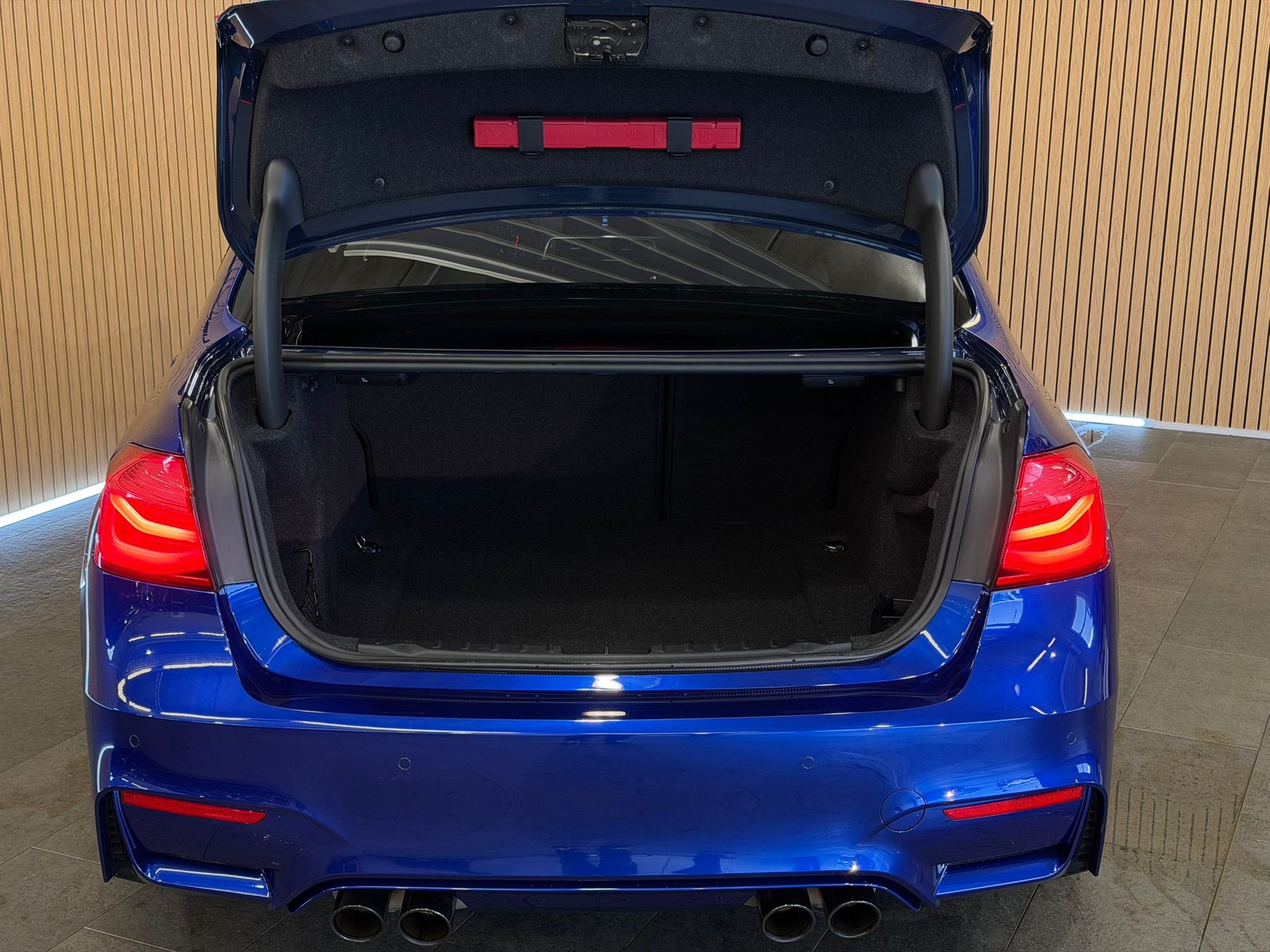 BMW M3 Competition Drivelogic *San Marino Blau*-image-8