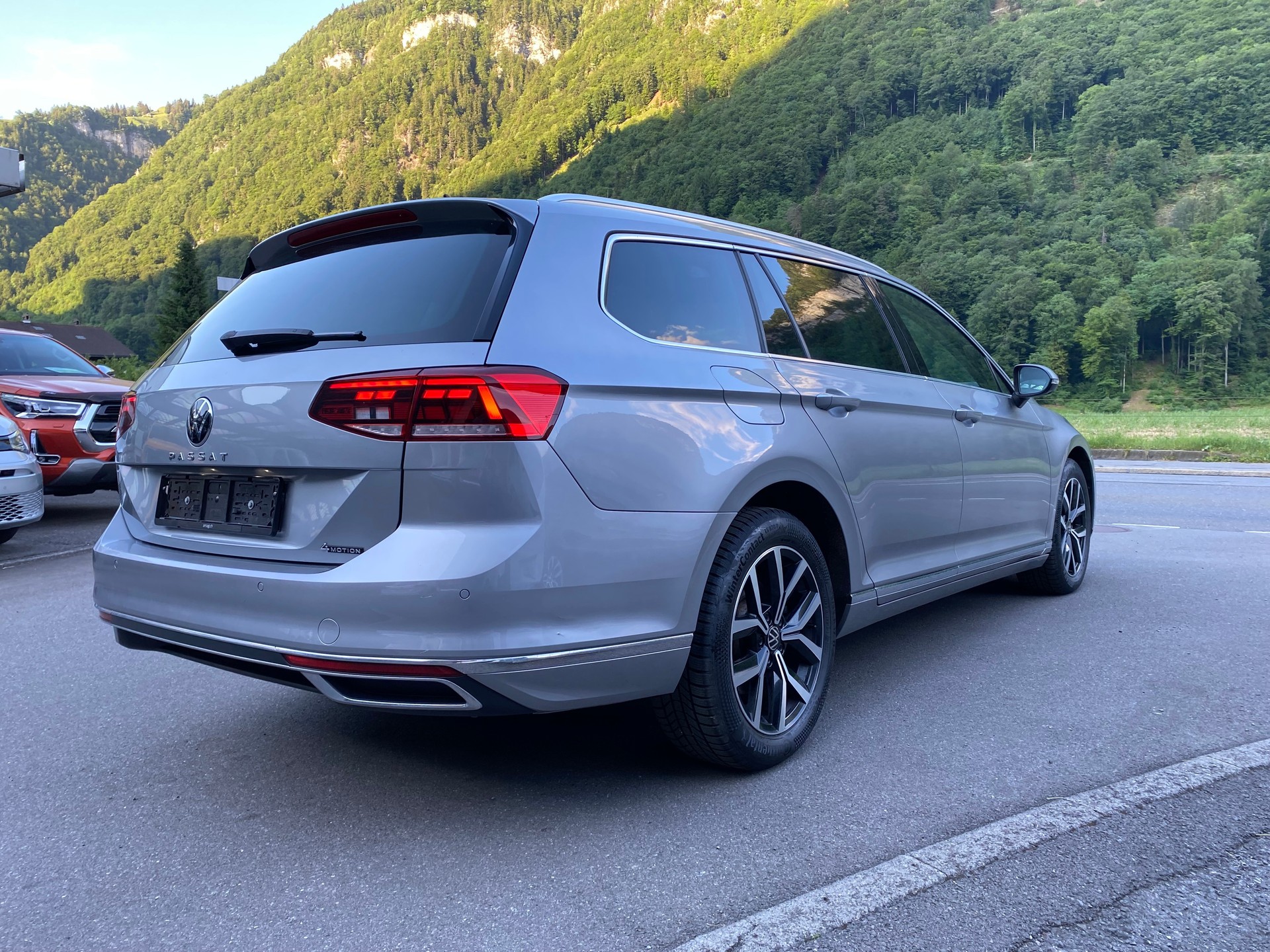 VW Passat 2.0 TDI BMT Elegance 4Motion DSG-image-12