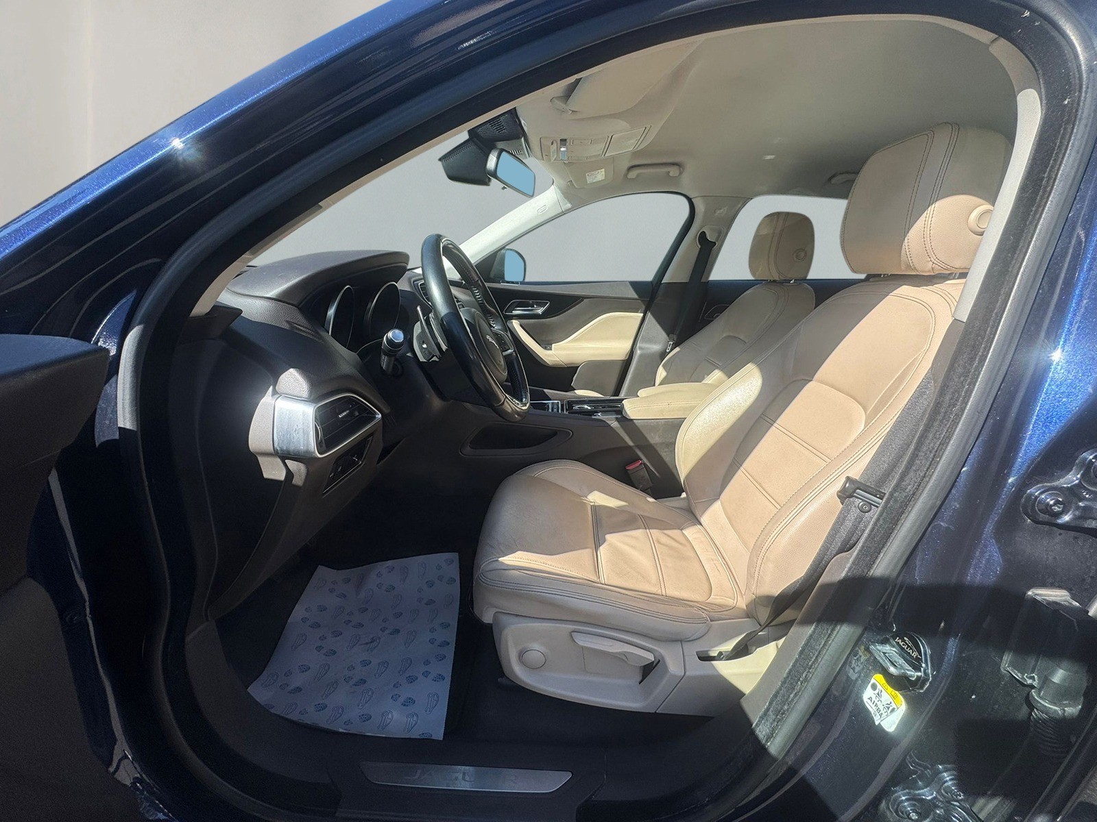 JAGUAR F-Pace 25d R-Sport AWD Automatik-image-5