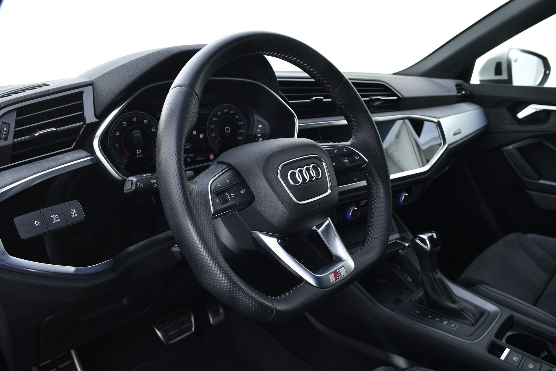 AUDI Q3 Sportback 45 TFSI S line quattro S-tronic-image-14