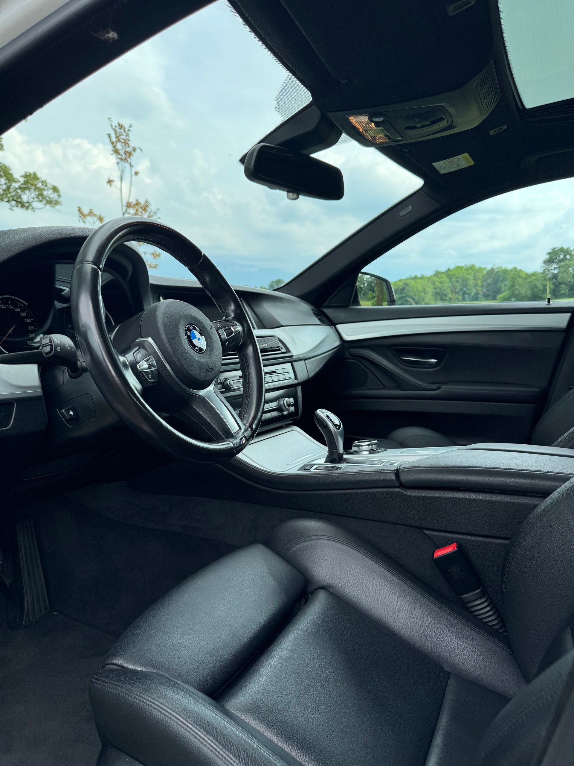BMW M 550d xDrive-image-3
