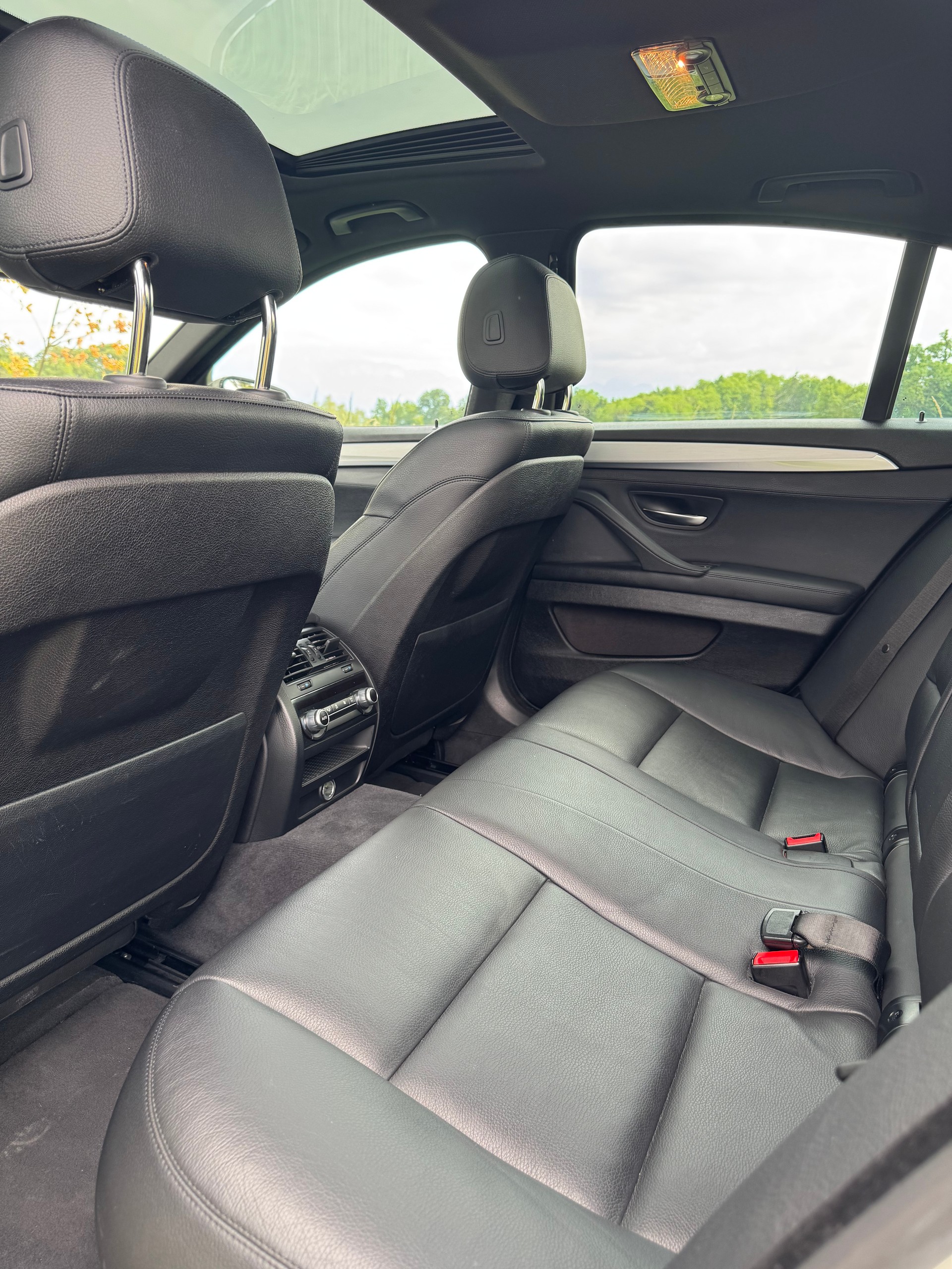 BMW M 550d xDrive-image-5