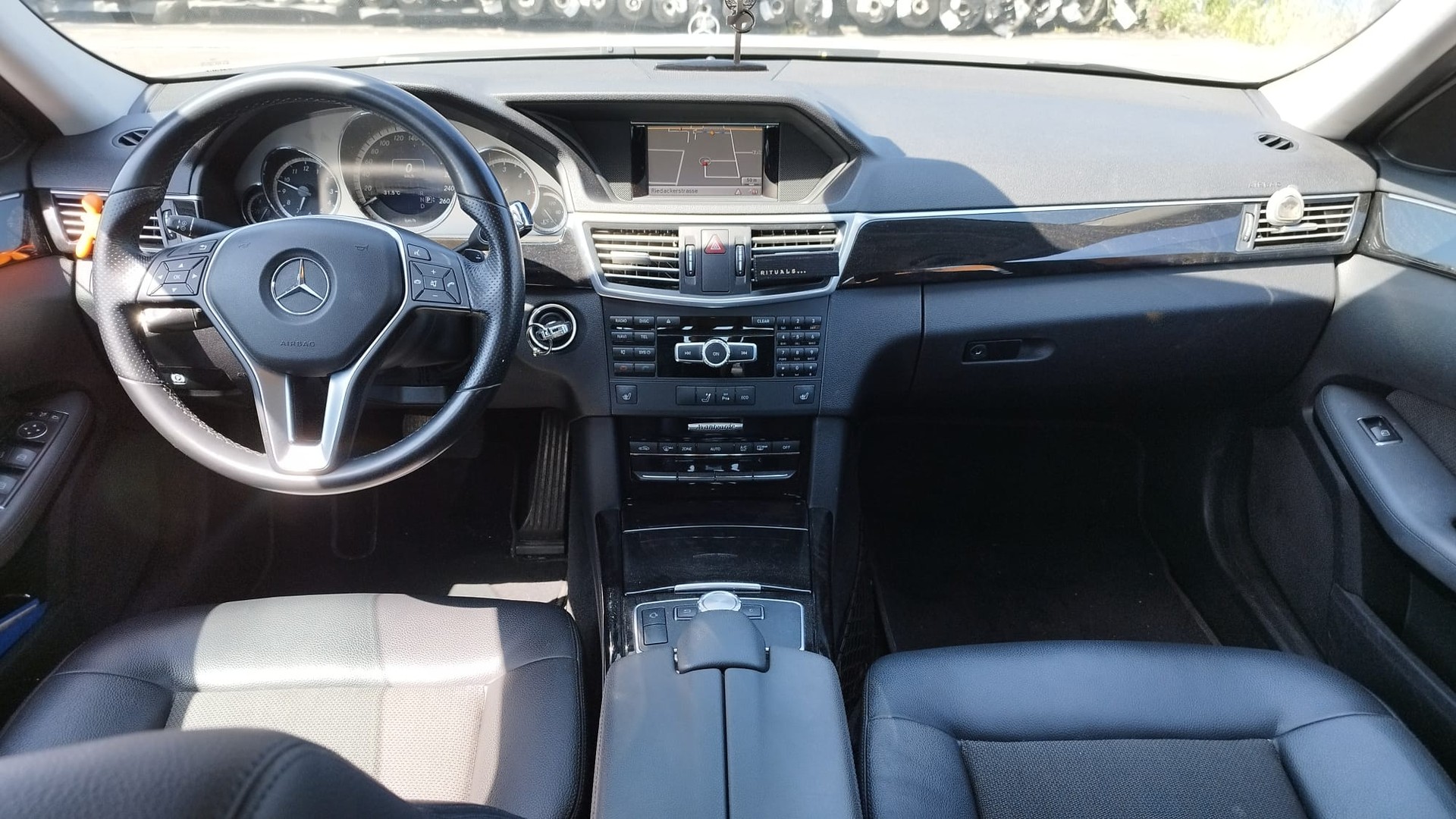 MERCEDES-BENZ E 250 CDI BlueEff. Avantgarde 4Matic 7G-Tronic-image-7