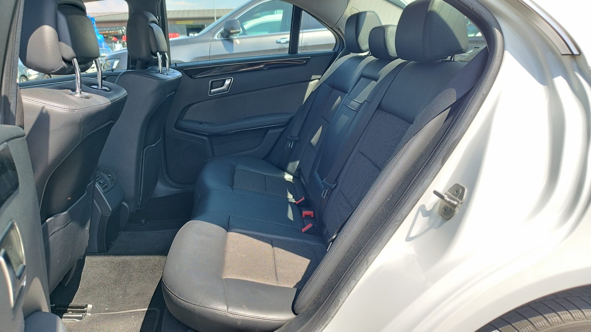 MERCEDES-BENZ E 250 CDI BlueEff. Avantgarde 4Matic 7G-Tronic-image-9