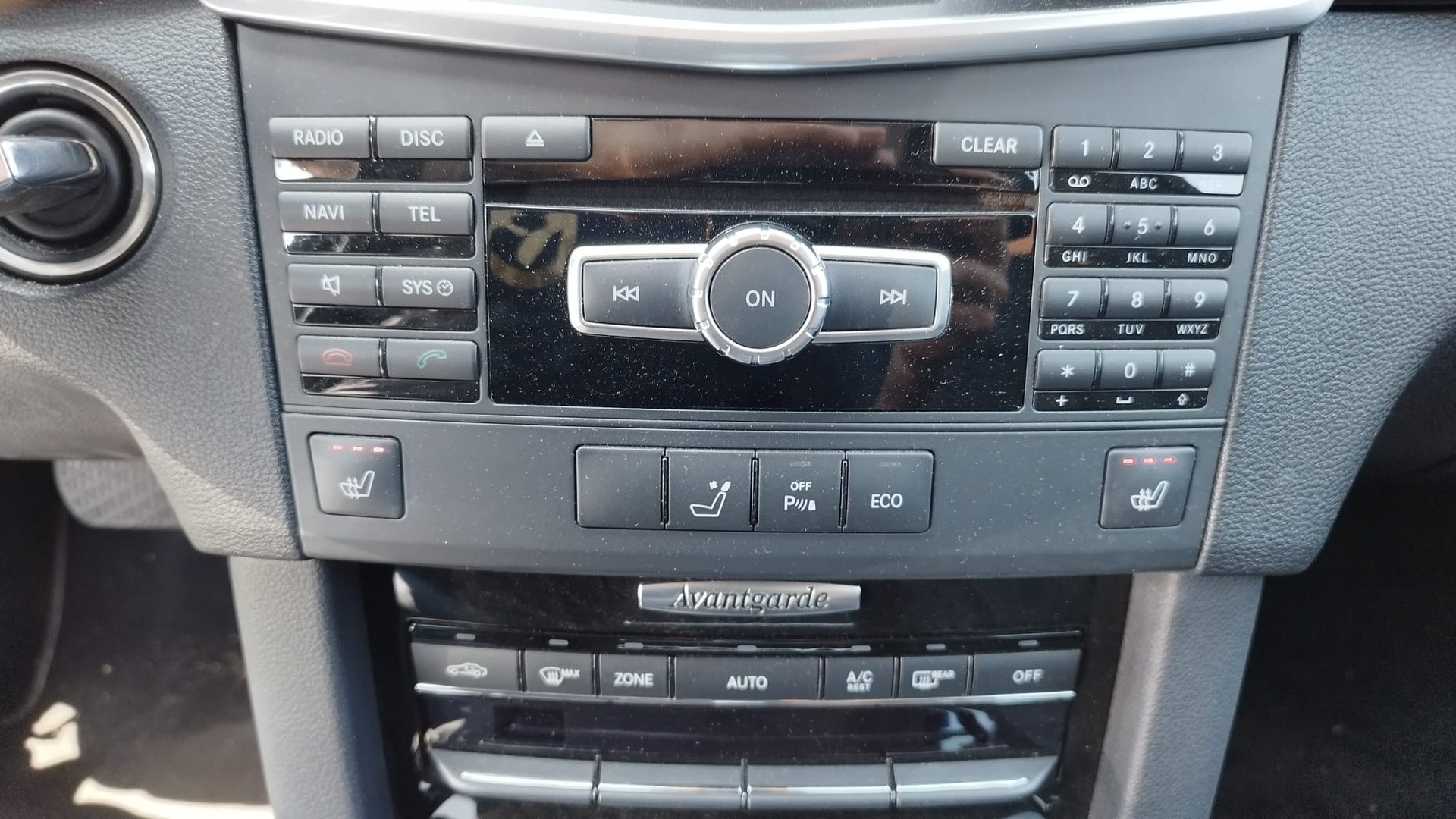 MERCEDES-BENZ E 250 CDI BlueEff. Avantgarde 4Matic 7G-Tronic-image-10