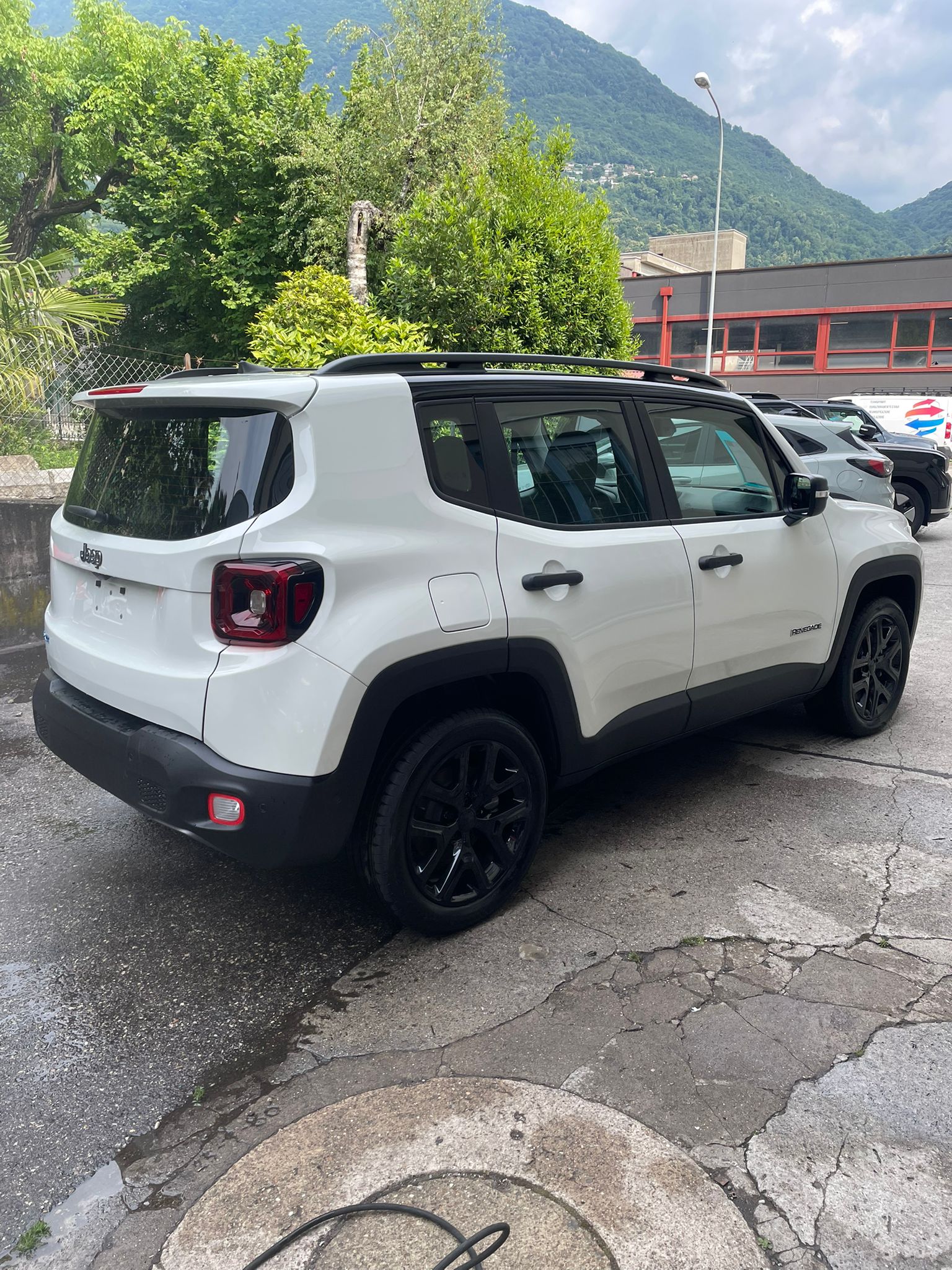 JEEP Renegade 1.3 T PHEV Summit AWD-image-4