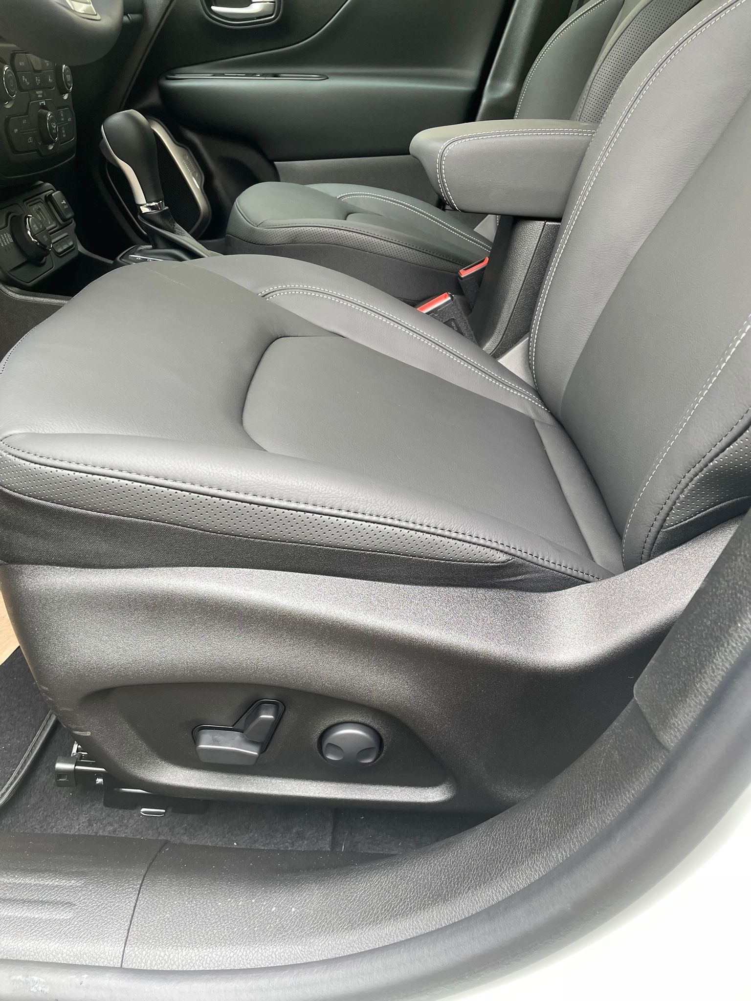 JEEP Renegade 1.3 T PHEV Summit AWD-image-6