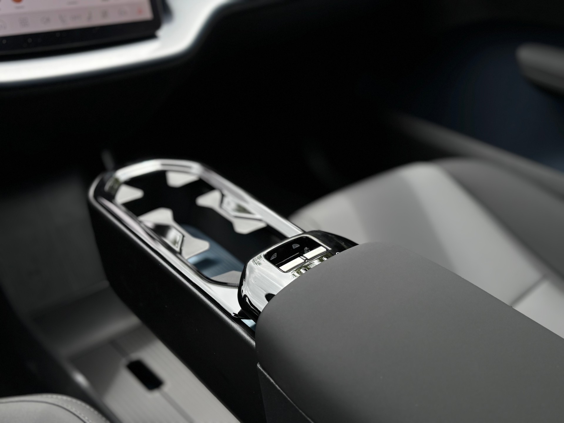 VOLVO EX30 CC E60 Twin Performance AWD-image-12