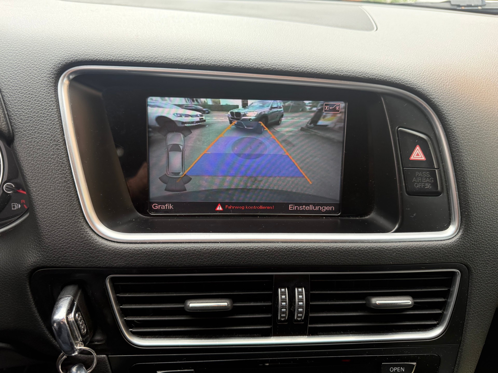 AUDI Q5 2.0 TDI quattro S-tronic-image-14
