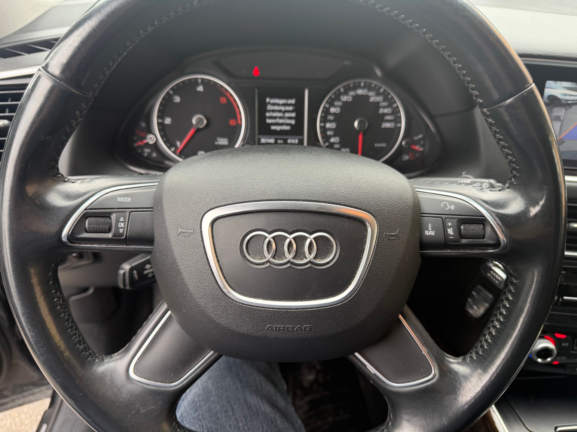 AUDI Q5 2.0 TDI quattro S-tronic-image-15