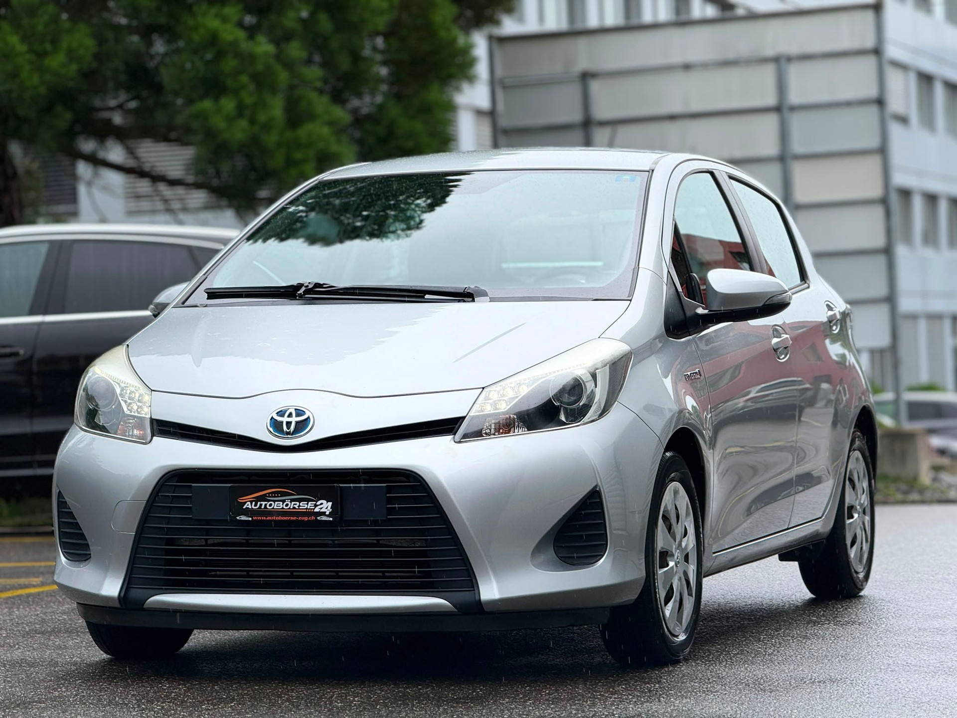 TOYOTA Yaris 1.5 VVT-i HSD Luna