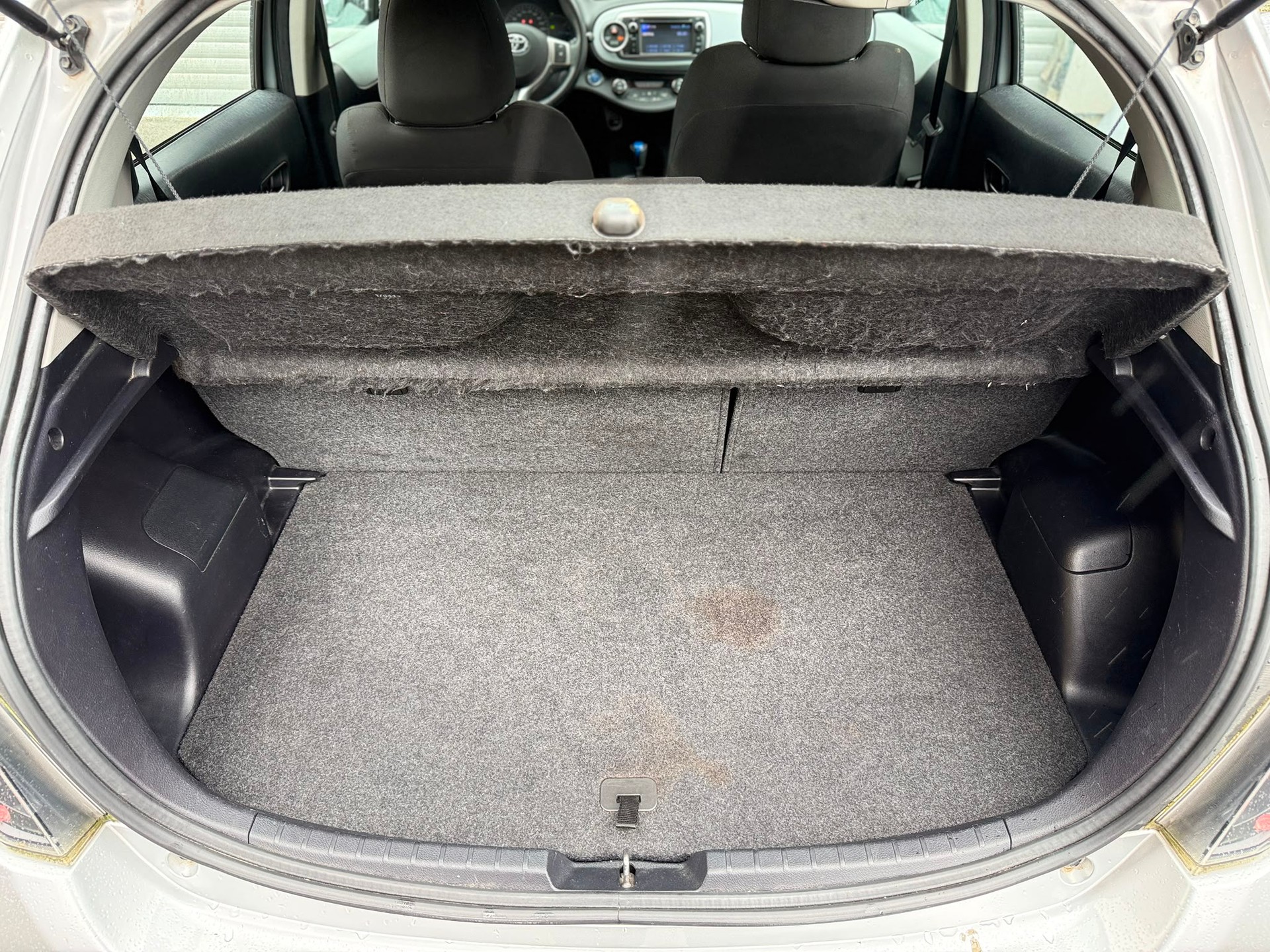 TOYOTA Yaris 1.5 VVT-i HSD Luna-image-18