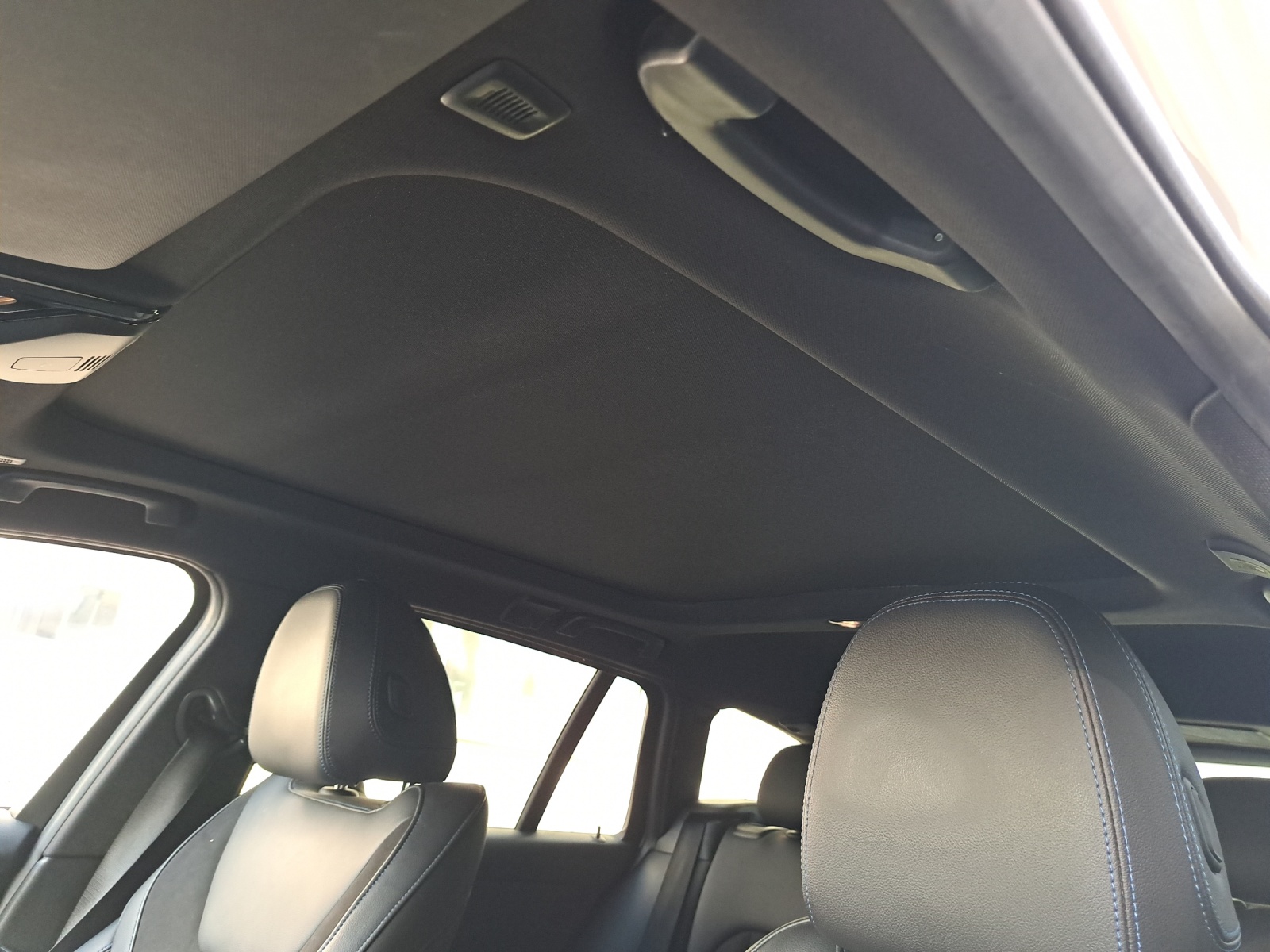 BMW 320d Touring xDrive SAG-image-22