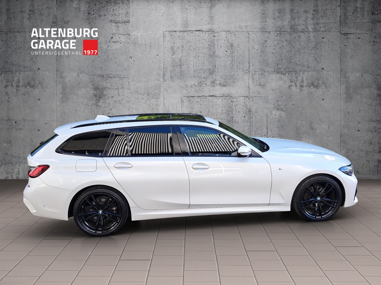 BMW 320d Touring xDrive SAG-image-5