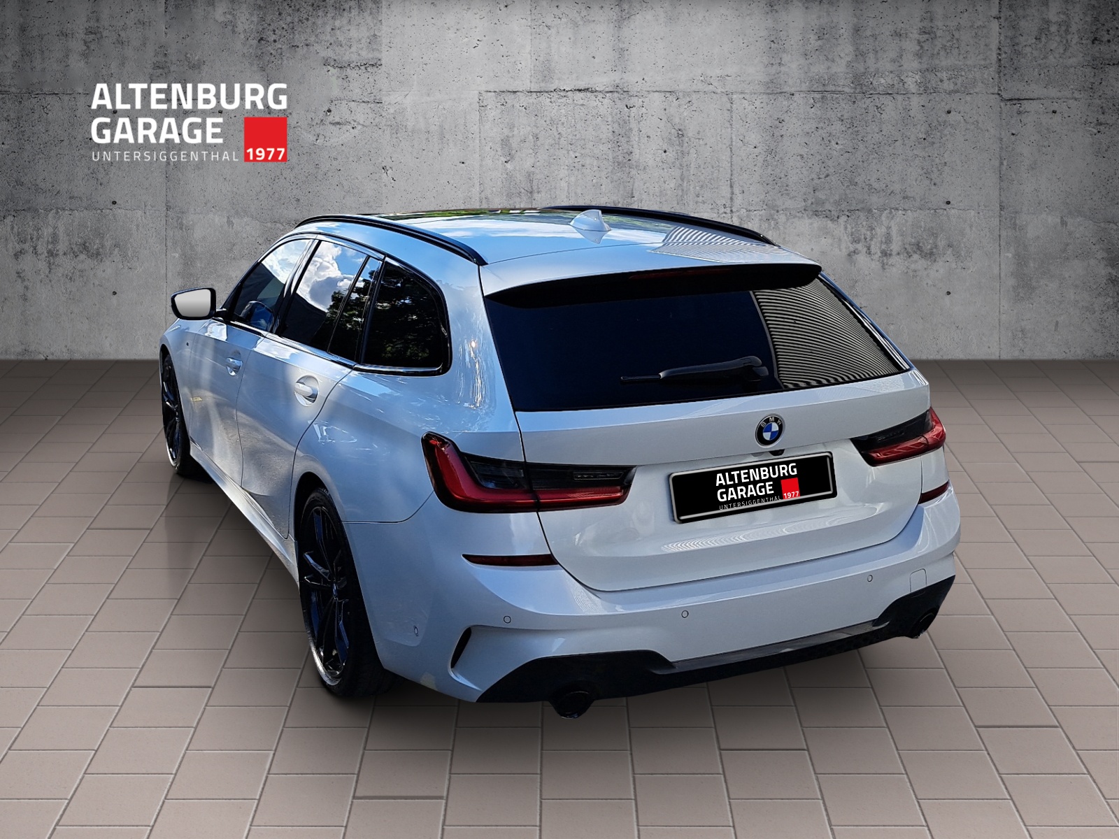 BMW 320d Touring xDrive SAG-image-2