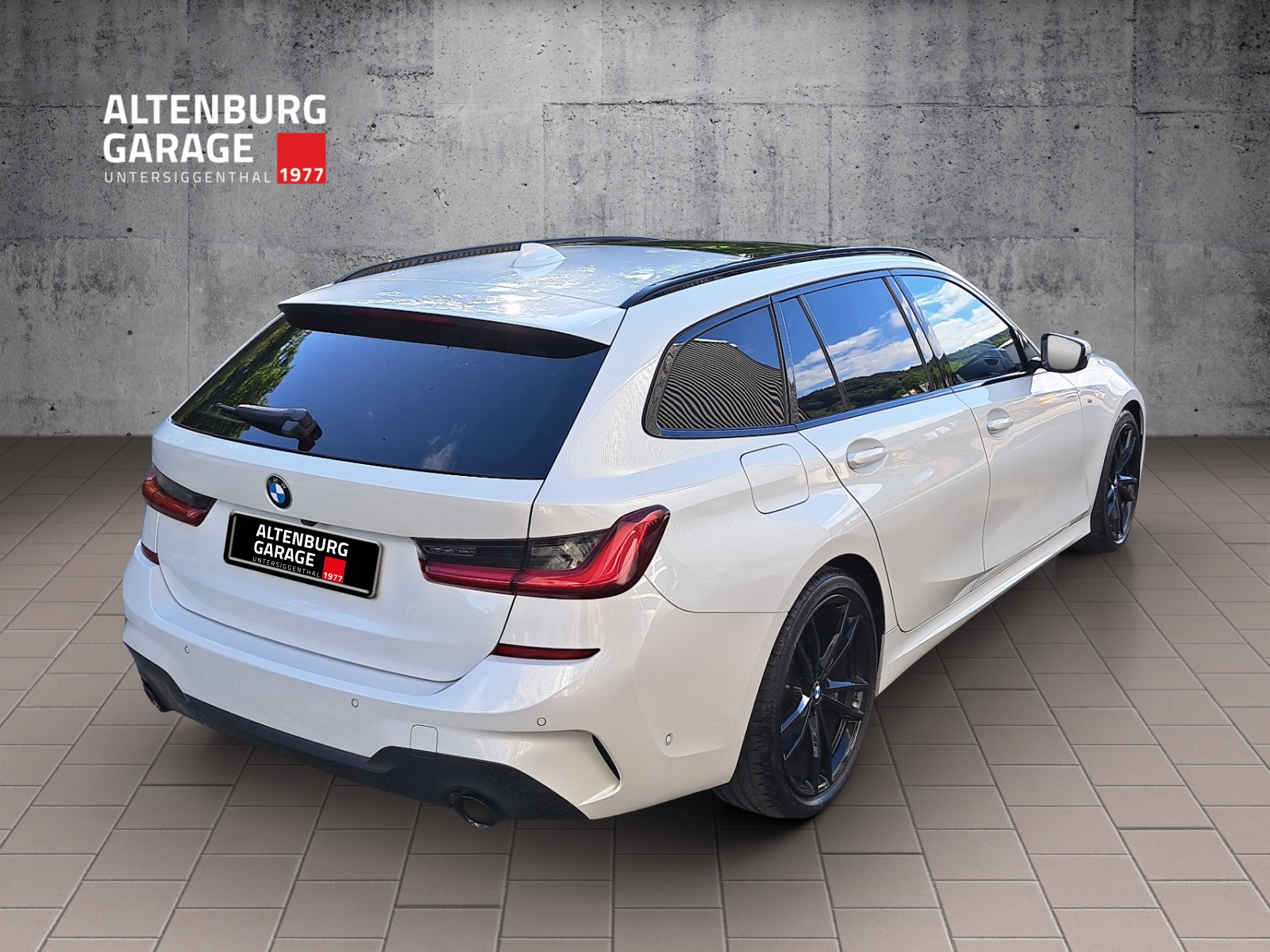 BMW 320d Touring xDrive SAG-image-4