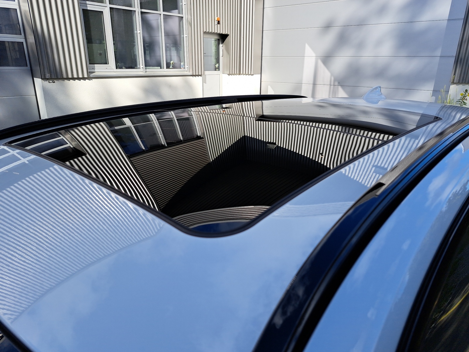 BMW 320d Touring xDrive SAG-image-21