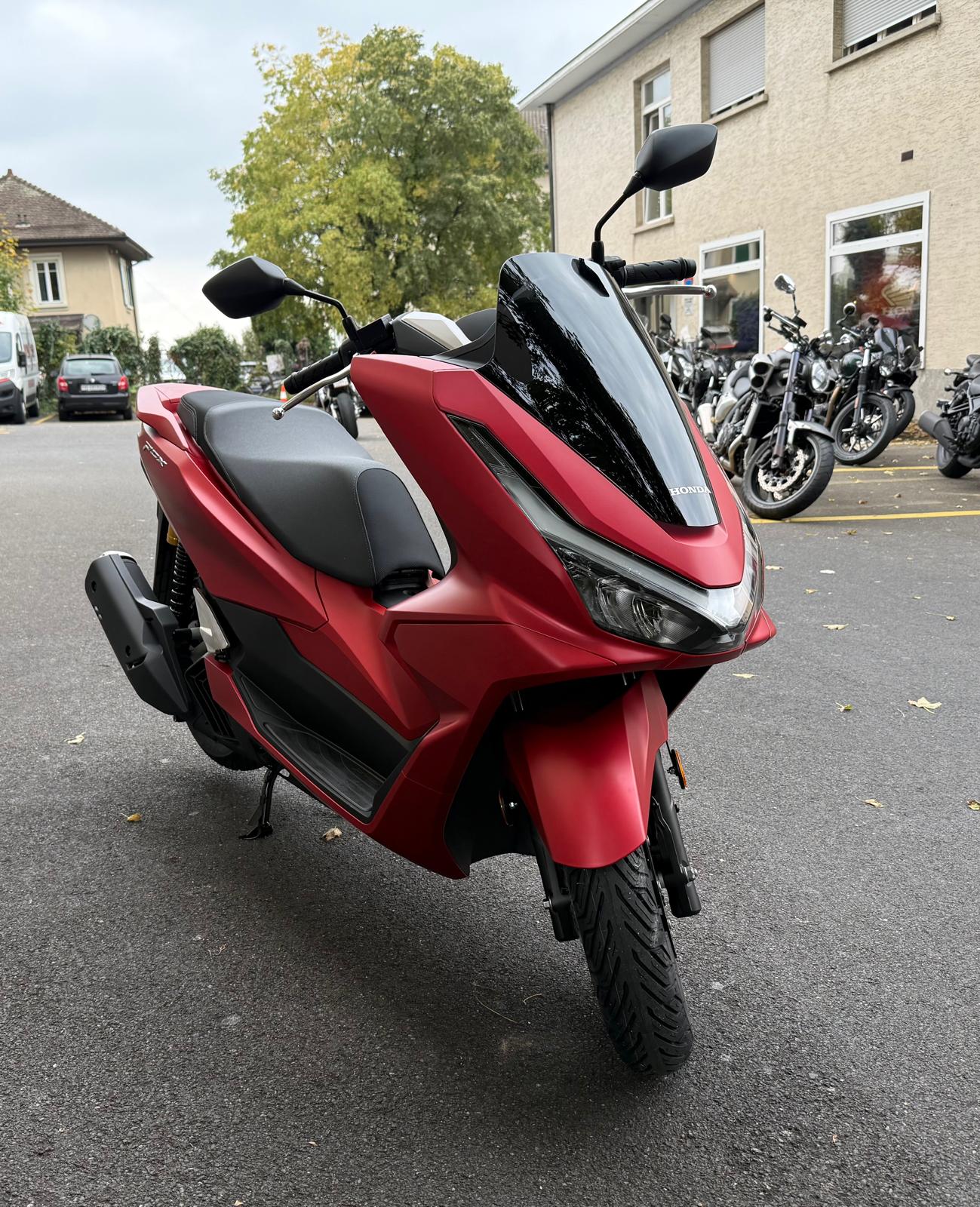 HONDA PCX 125 DX TFT. connectivity-showroom-element-1